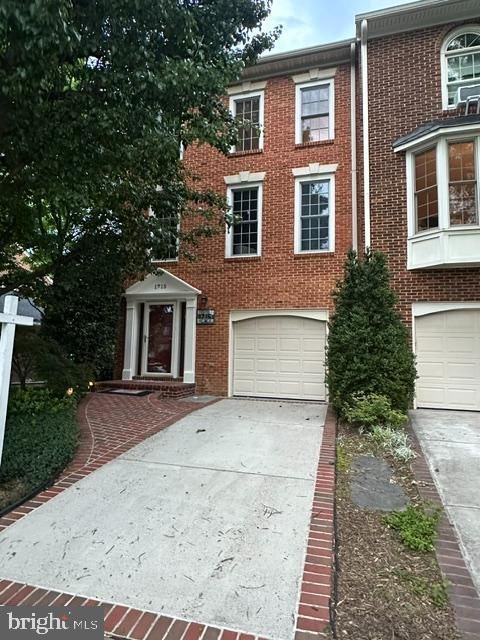 Photo of 1715 Dogwood Drive, ALEXANDRIA, VA 22302 (MLS # VAAX2060538)
