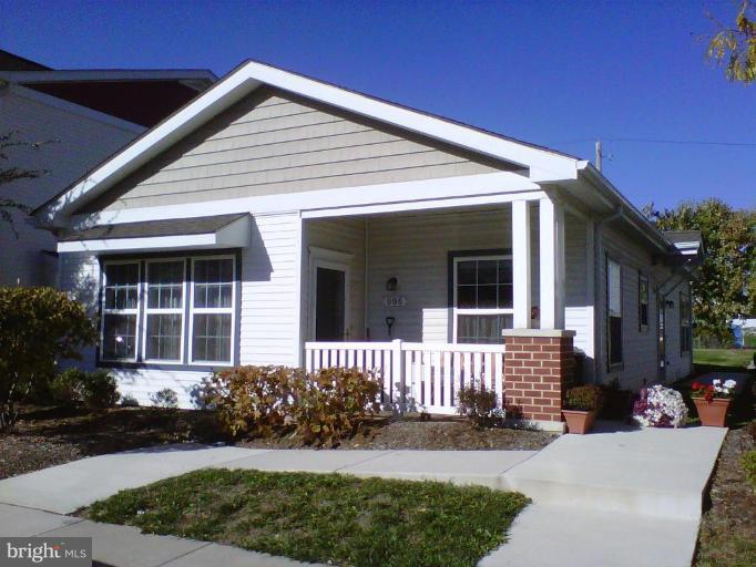 GATEWAY CROSSING - Residential Lease