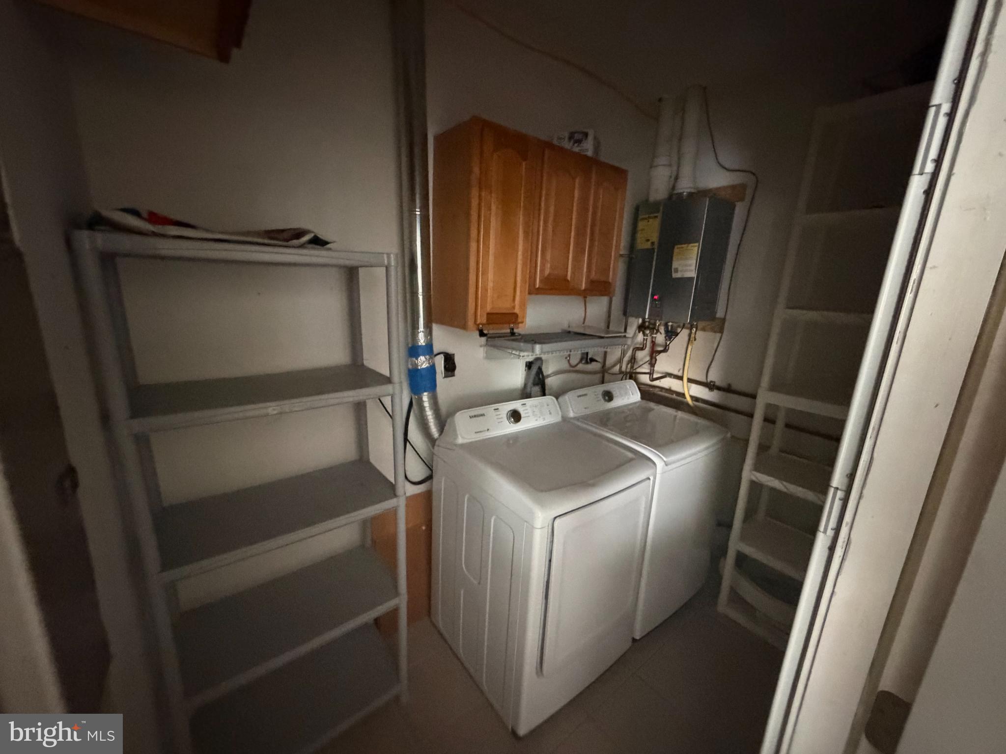 PIMMIT HILLS - Residential Lease