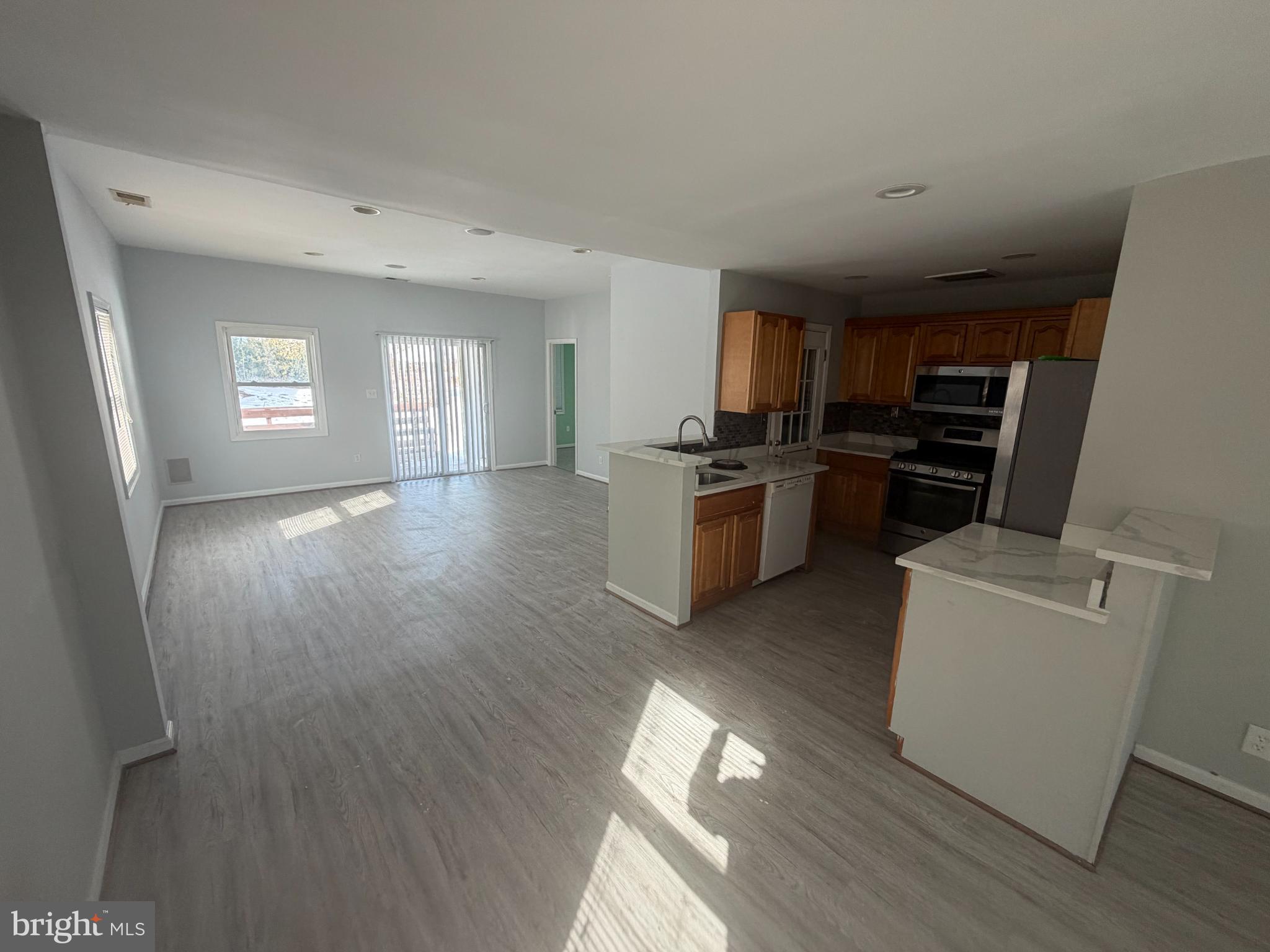 PIMMIT HILLS - Residential Lease