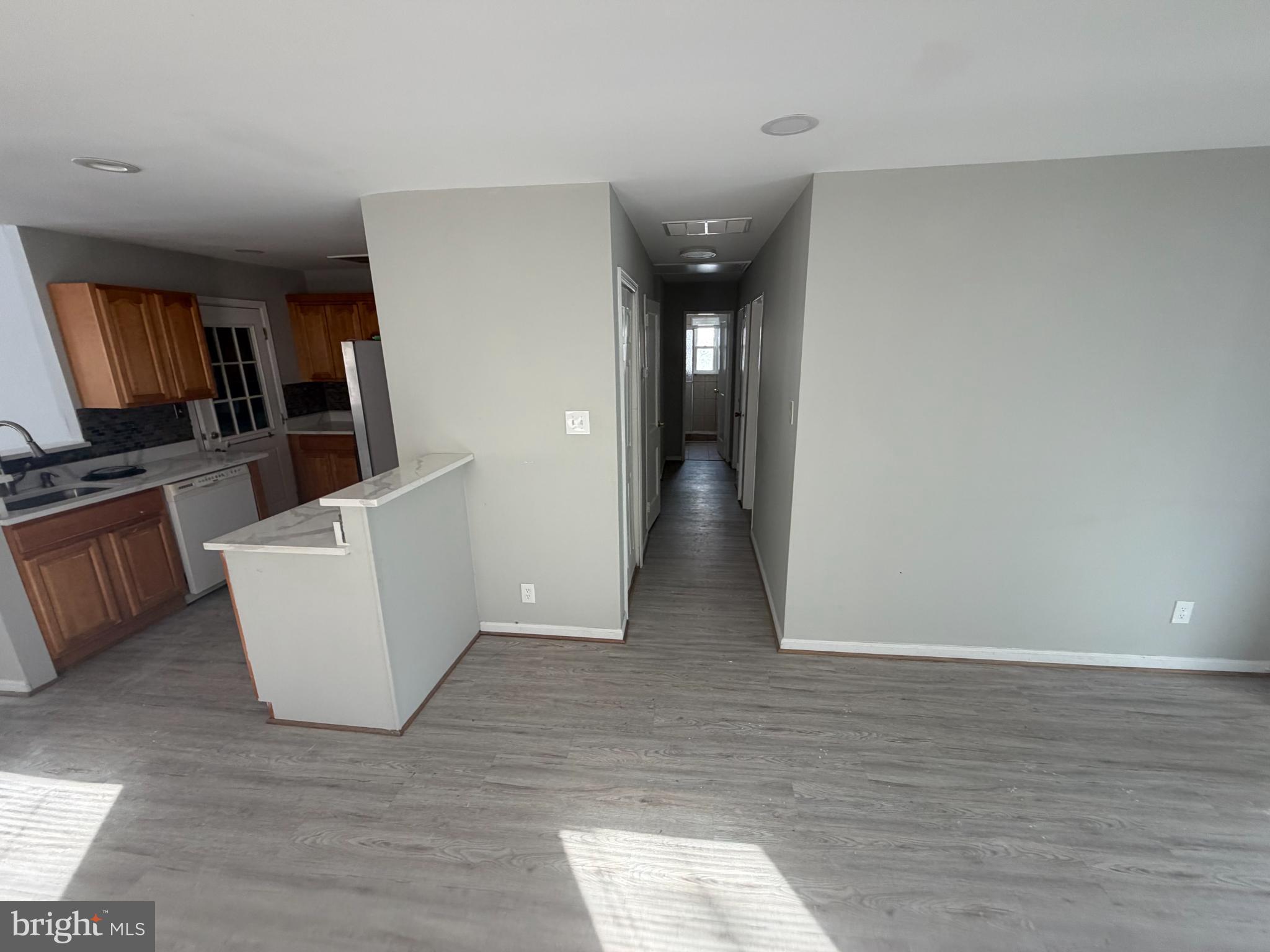 PIMMIT HILLS - Residential Lease