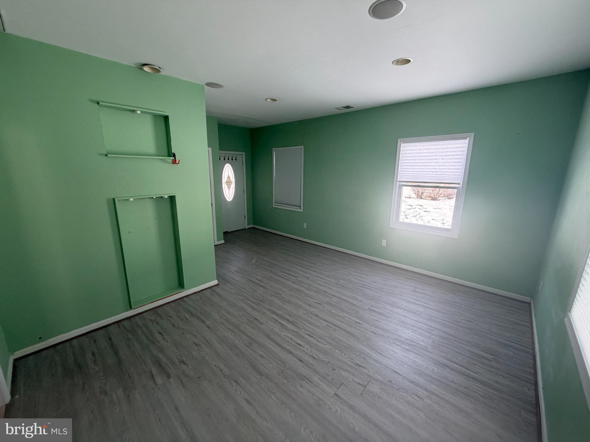 PIMMIT HILLS - Residential Lease