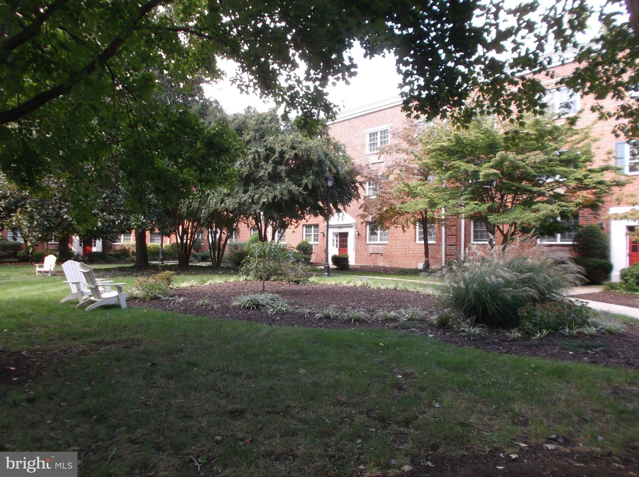1730 W ABINGDON DRIVE W 101