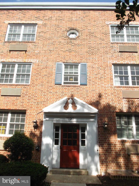 Photo of 1730 W Abingdon Drive W #101, ALEXANDRIA, VA 22314 (MLS # VAAX2067162)