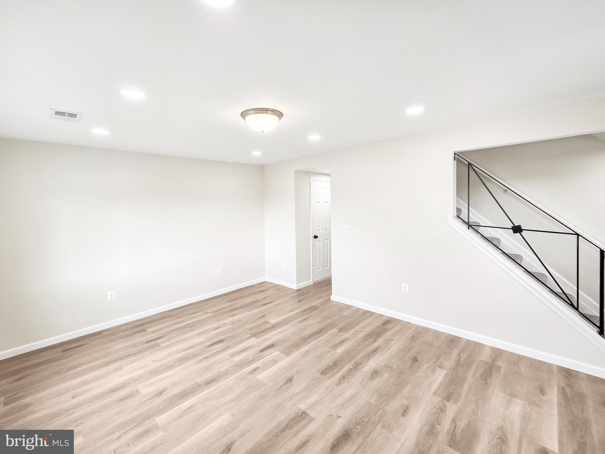 6516 COLUMBIA PARK ROAD