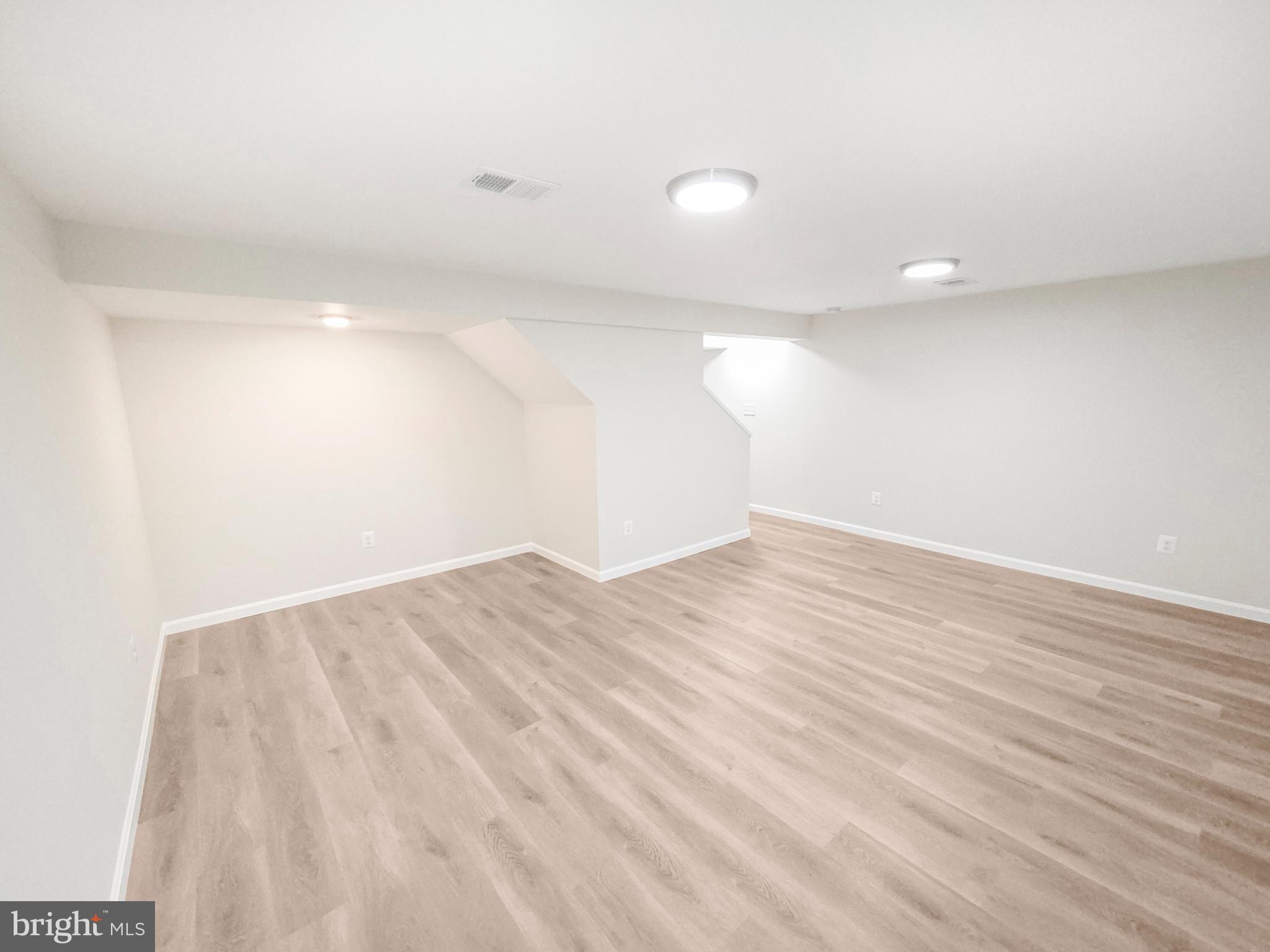 KENT VILLAGE - Residential