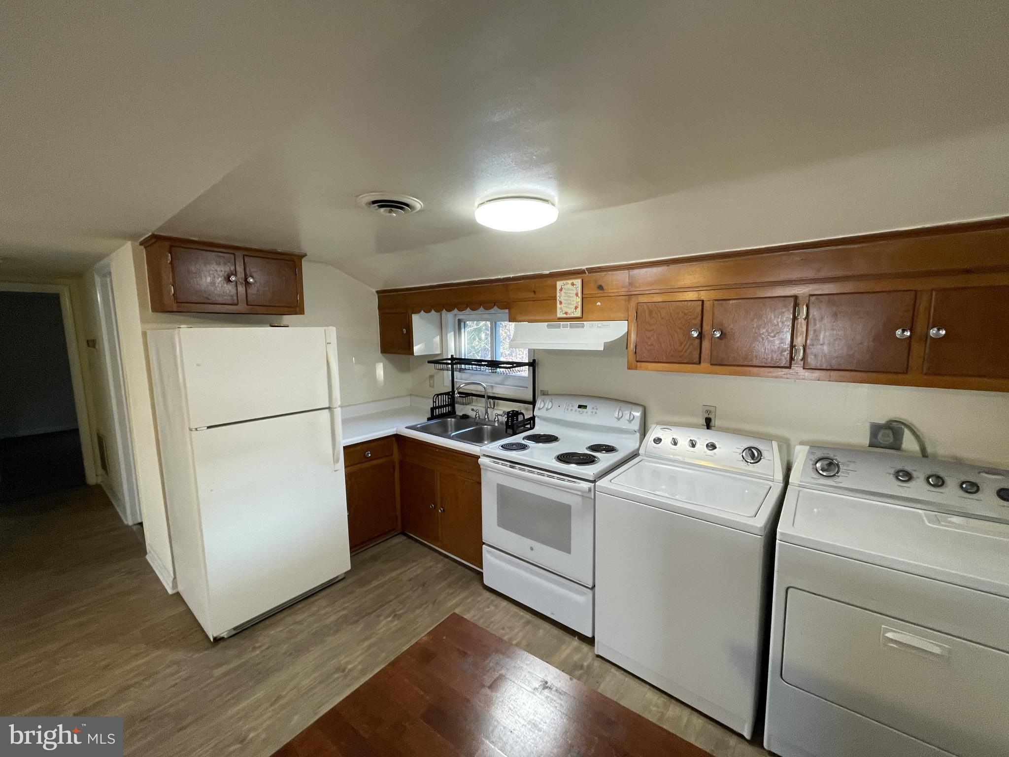 CHARLES TOWN - Residential Lease