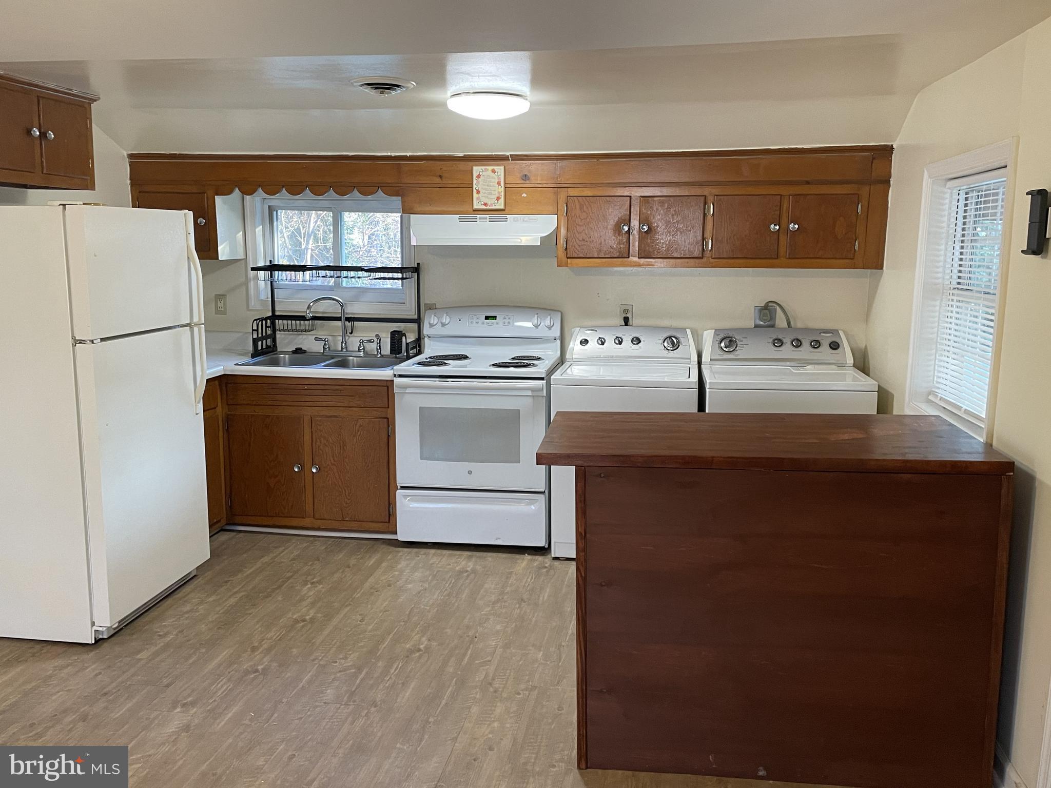 CHARLES TOWN - Residential Lease