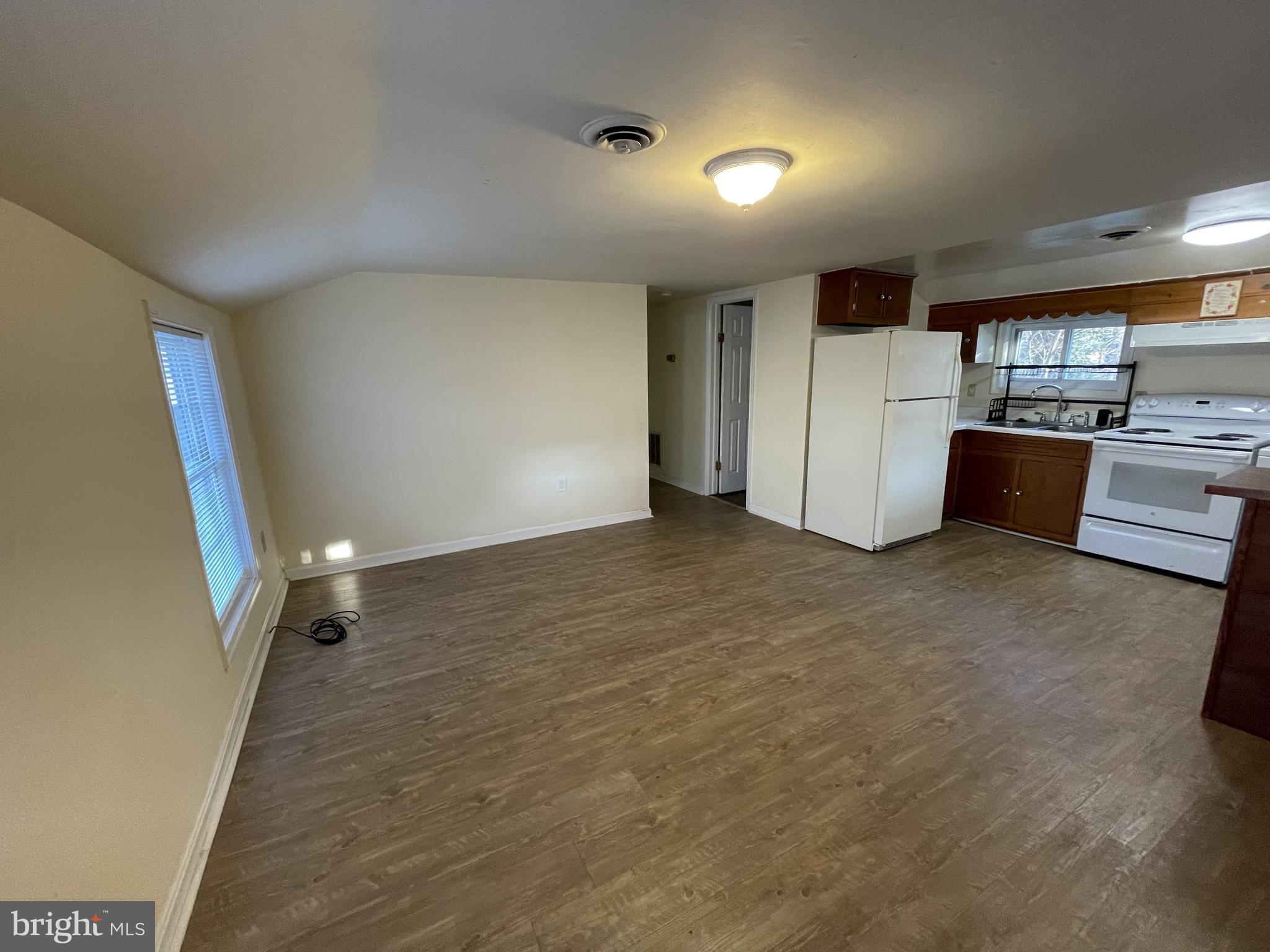 CHARLES TOWN - Residential Lease