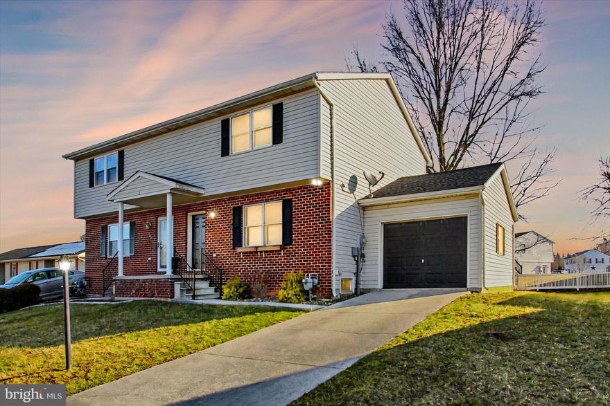 *OPEN HOUSE CANCELED* Welcome to this well-maintained 3-bedroom, 1.5 bathroom home, situated in a peaceful cul-de-sac. This inviting home has a spacious layout with an open living area & a functional kitchen featuring stainless steel appliances & ample cabinet space. Primary bedroom is generous in size with with multiple closets and additional bedrooms offering flexibility for family, guests, or home office. Enjoy the privacy of a fenced backyard with deck space - ideal for relaxing or entertaining. Basement is perfect for extra storage space of future additional living space.  Attached Garage great for parking and or additional storage. Don’t miss out - schedule your showing today!