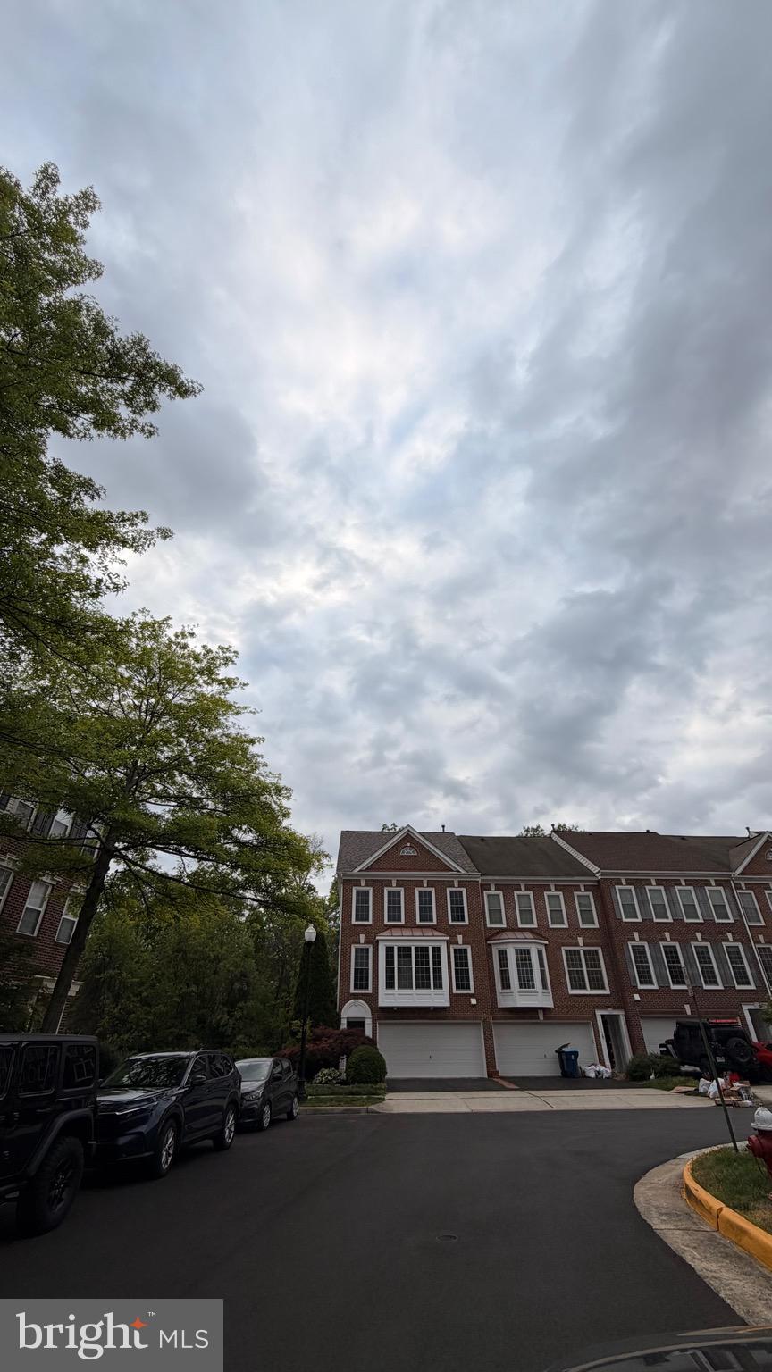 26121 NIMBLETON SQUARE