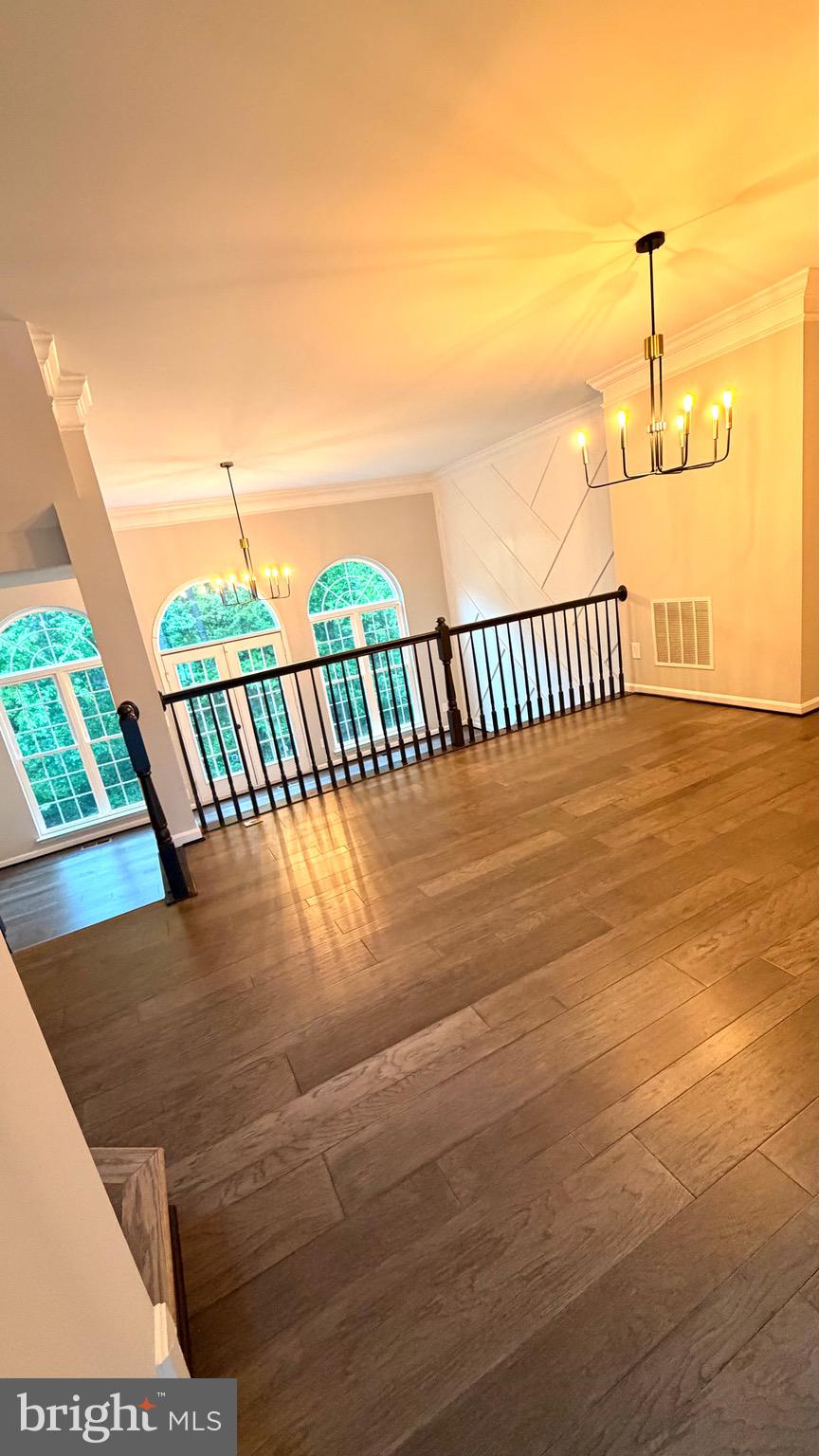 SOUTH RIDING - Residential
