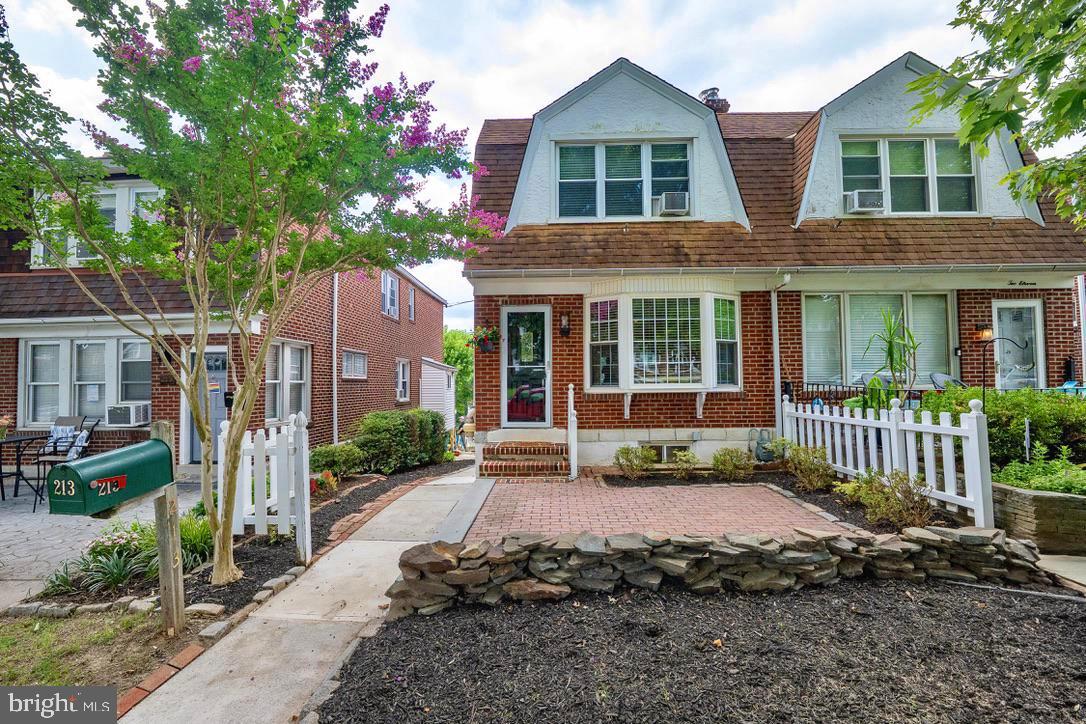213 E 11TH AVENUE