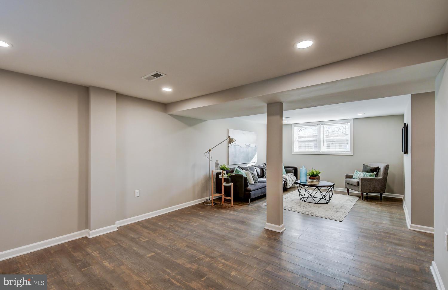 BREA MAR MANOR - Residential