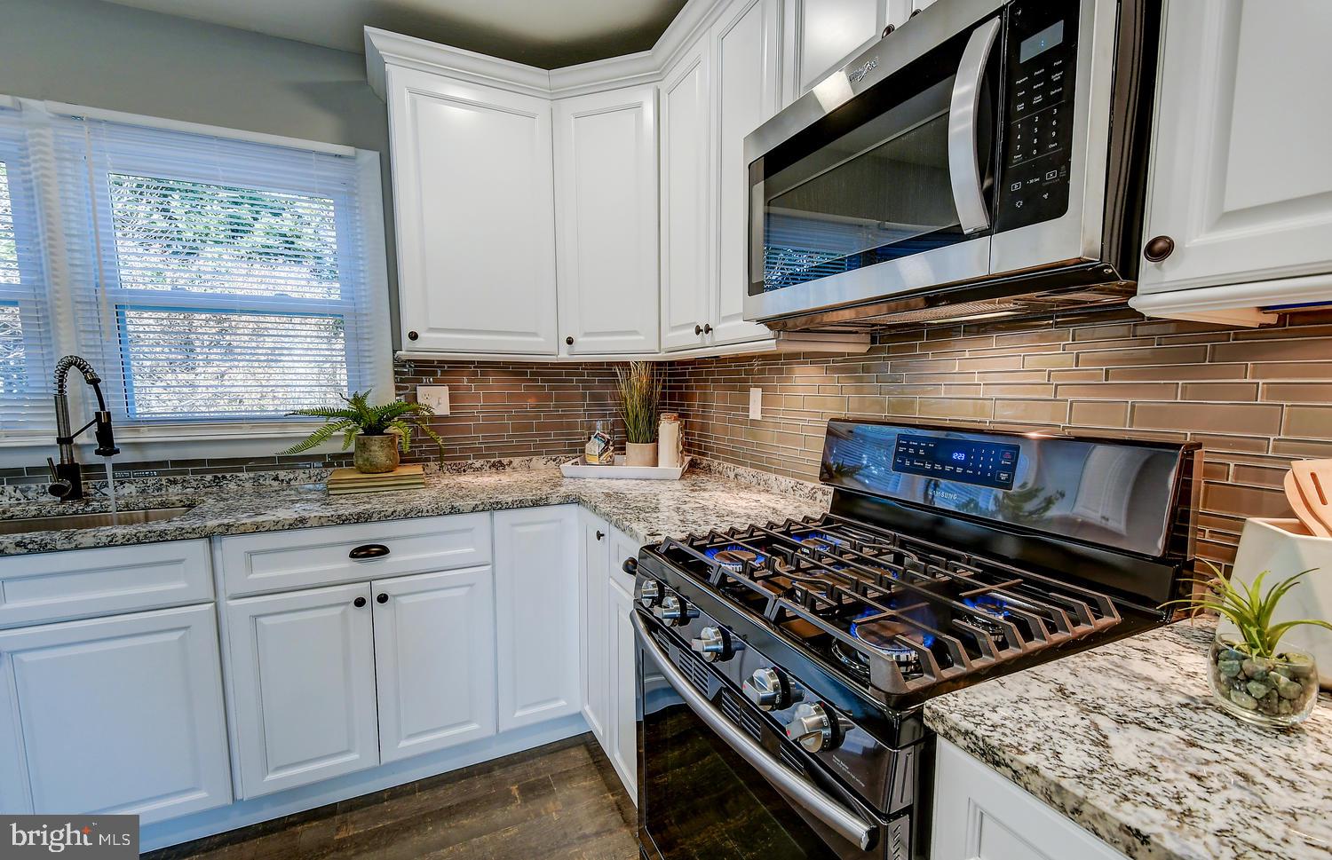 BREA MAR MANOR - Residential