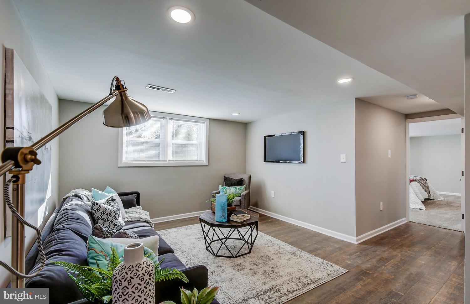 BREA MAR MANOR - Residential