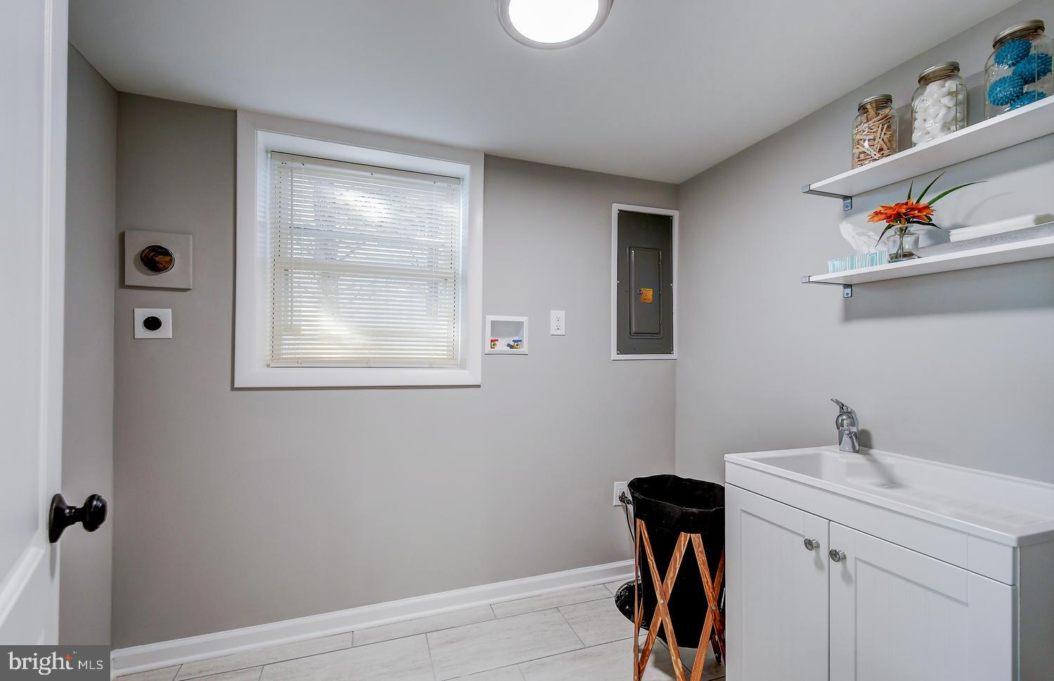 BREA MAR MANOR - Residential