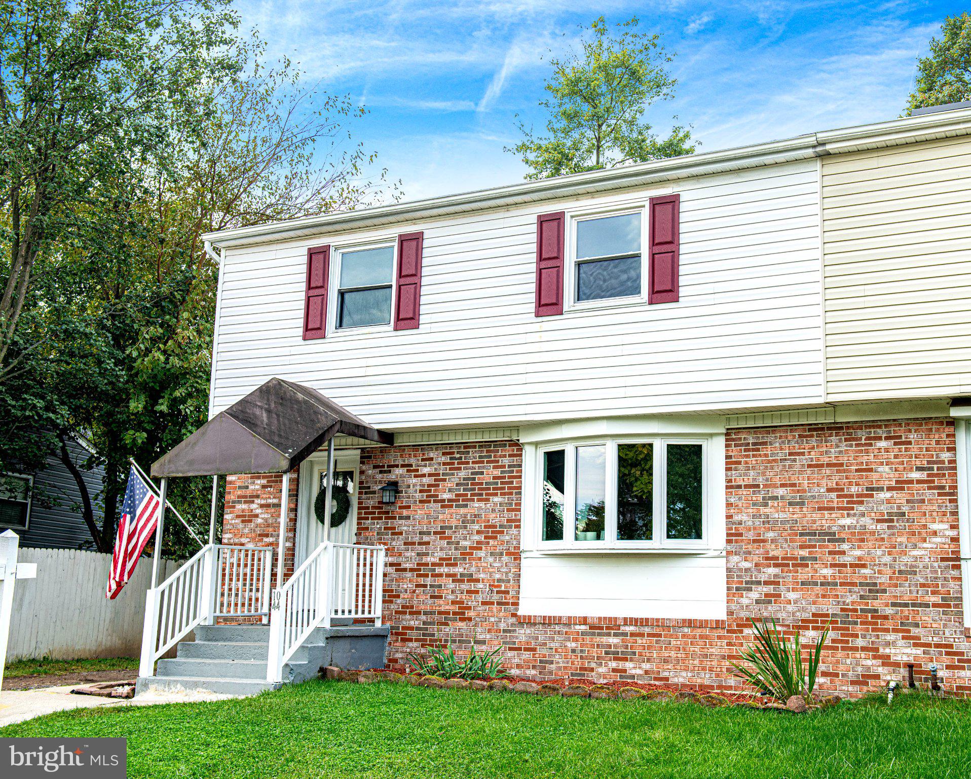 1044 VENA LANE