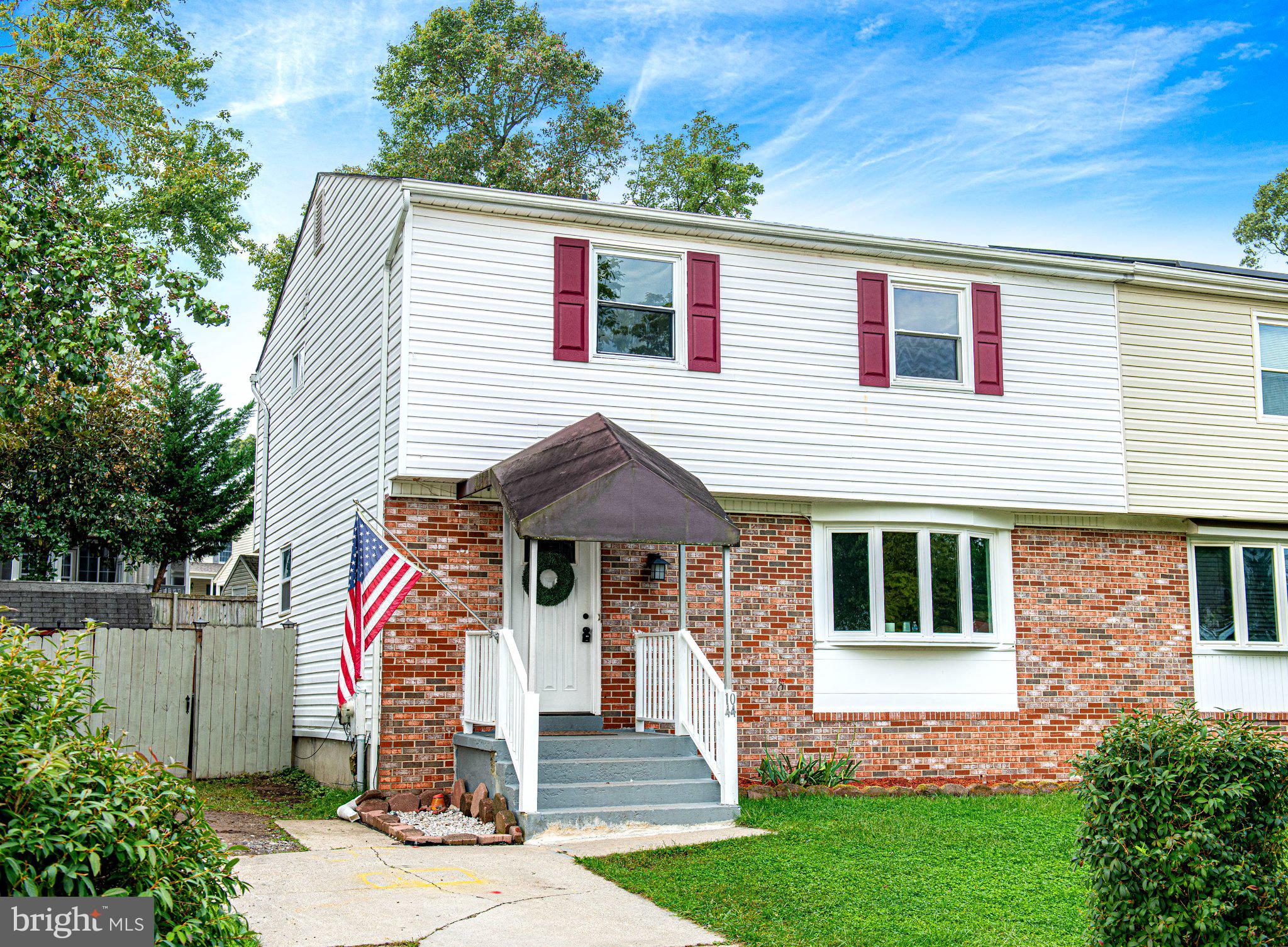 1044 VENA LANE