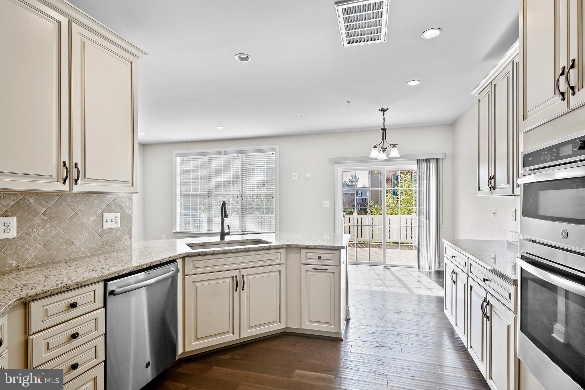 THE ENCLAVE AT ARUNDEL PRESERVE - Residential Lease