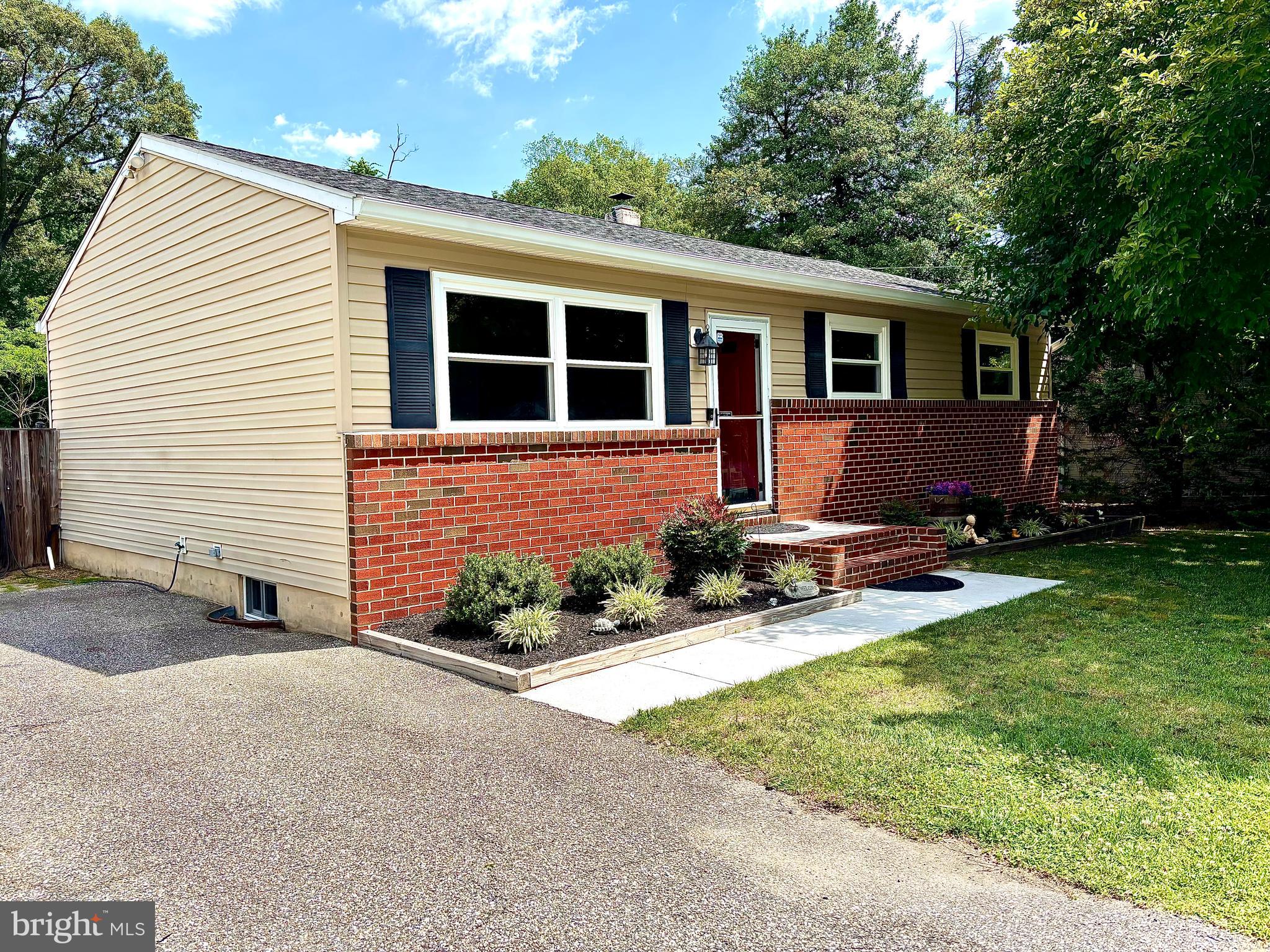 464 MARTIN DRIVE