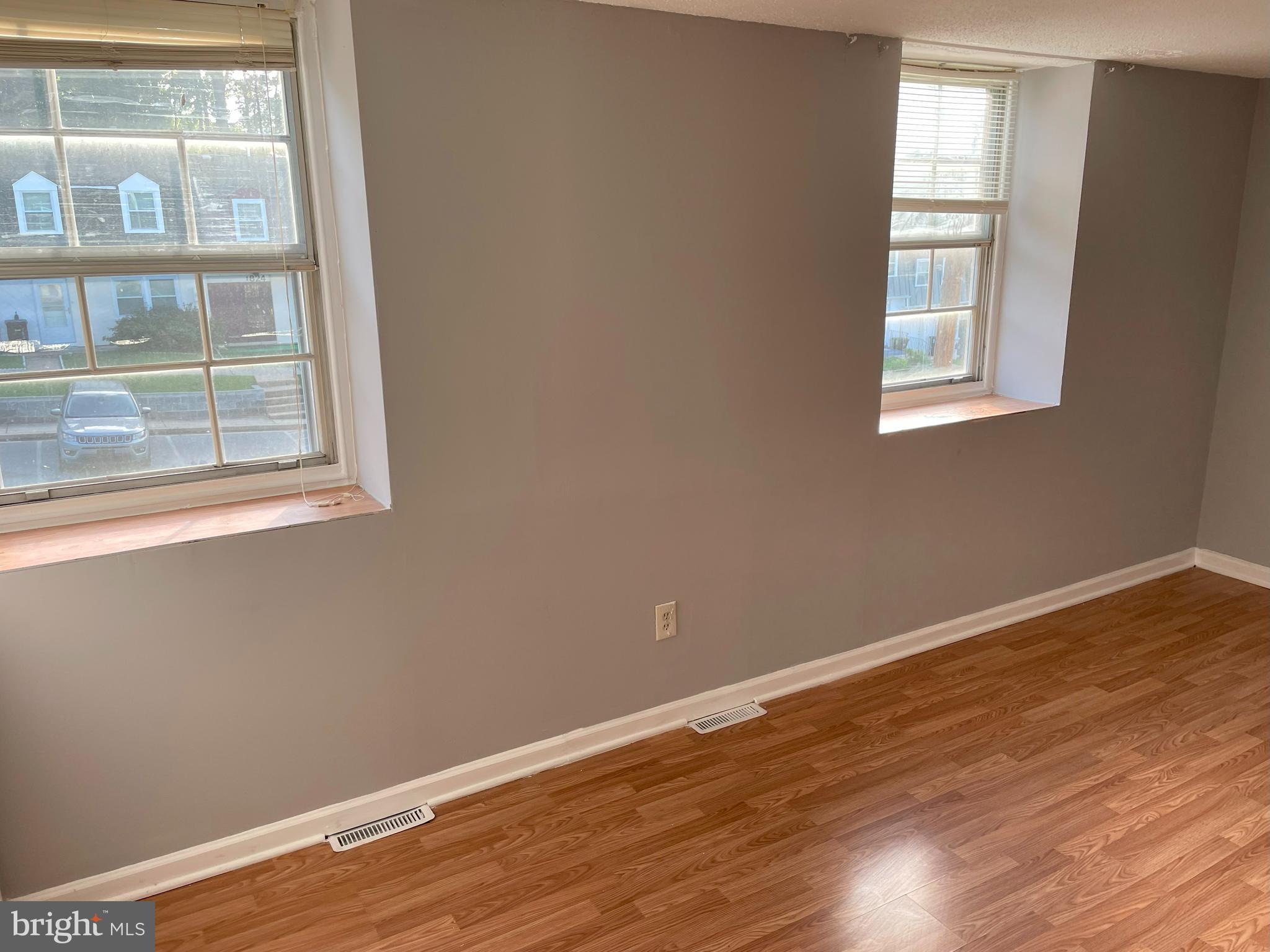 WINDMILL SQUARE - Residential