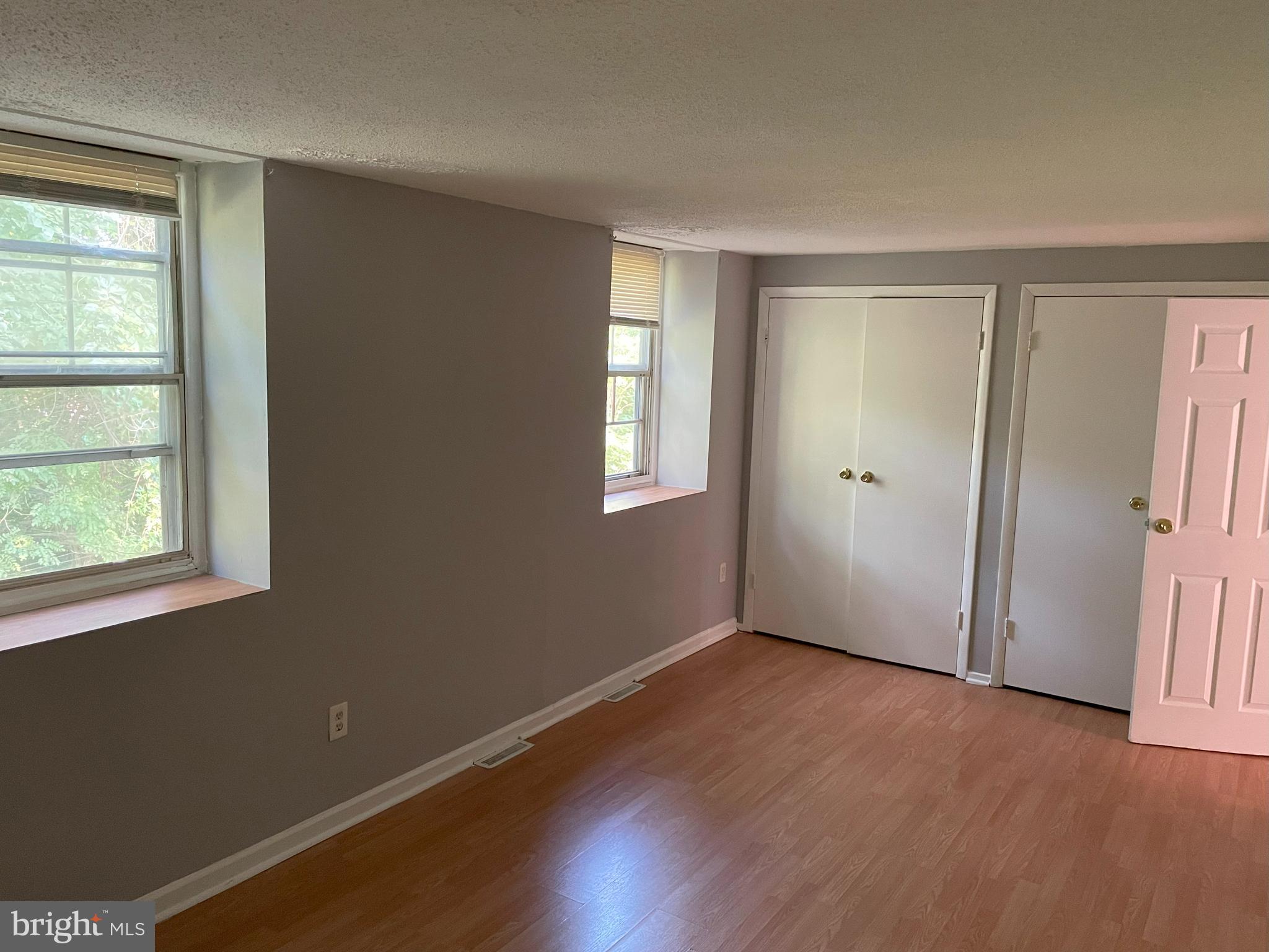 WINDMILL SQUARE - Residential