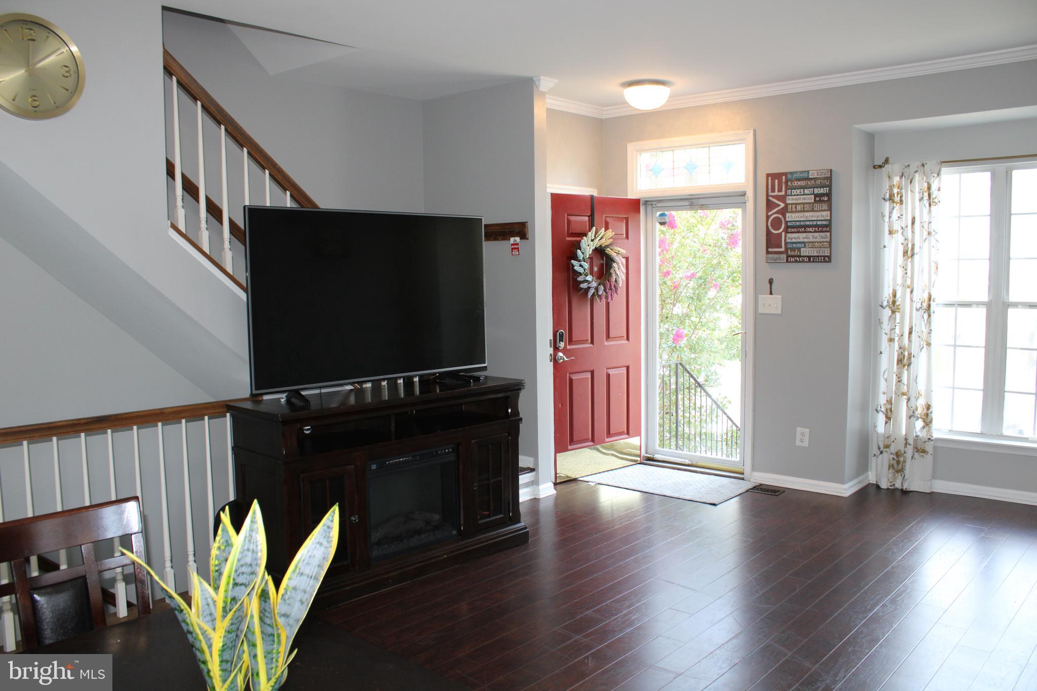 MONTCLAIR MEWS - Residential Lease