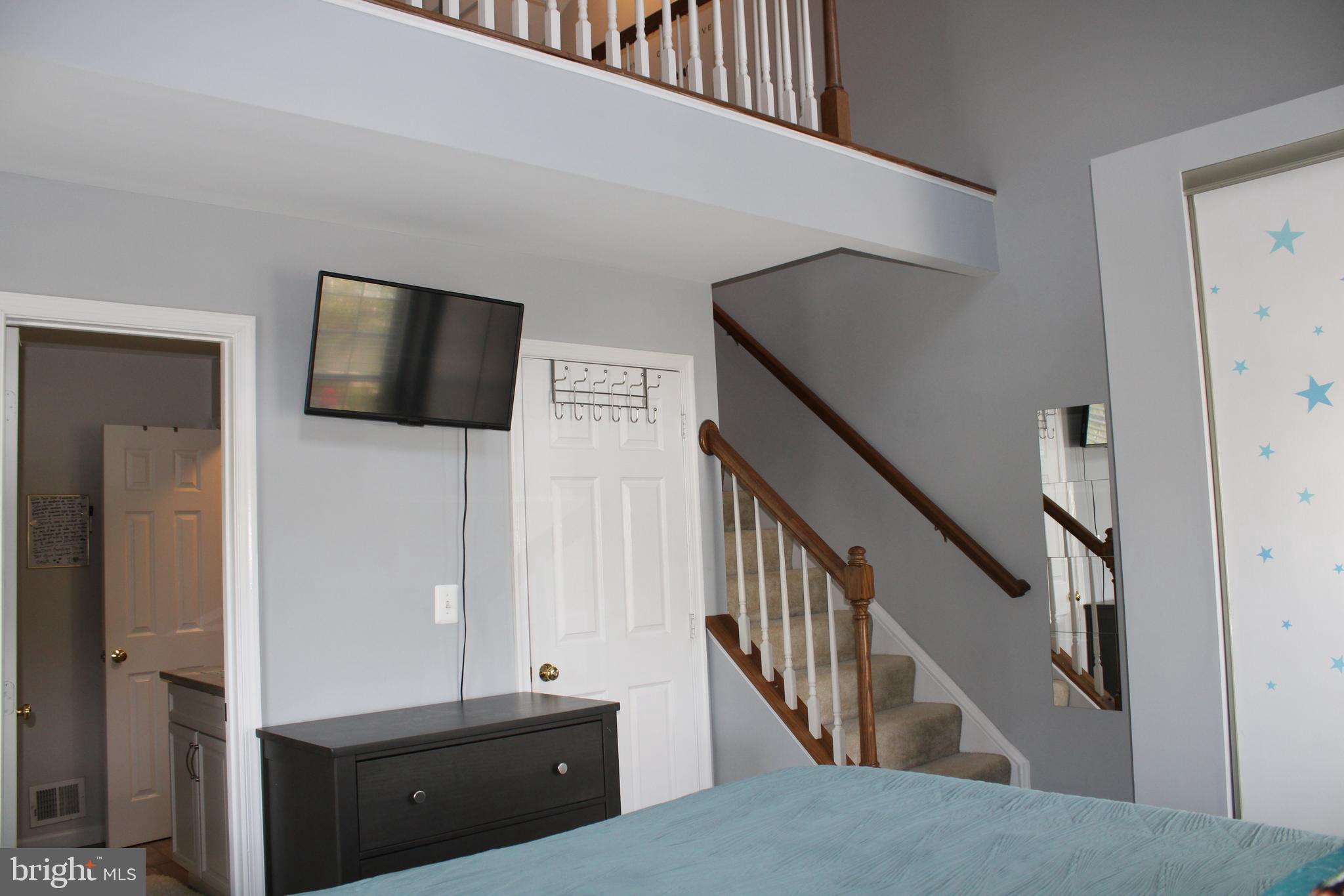 MONTCLAIR MEWS - Residential Lease