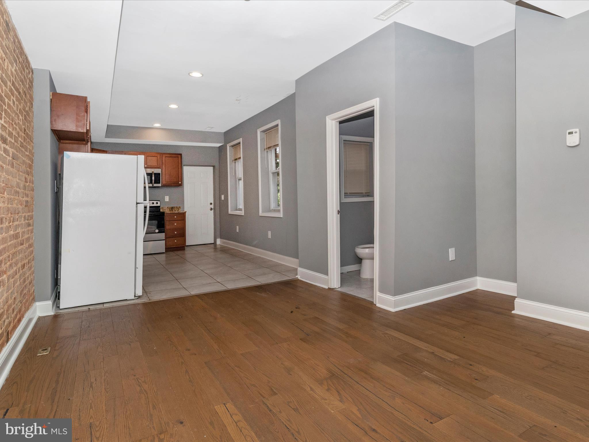 BROADWAY EAST - Residential