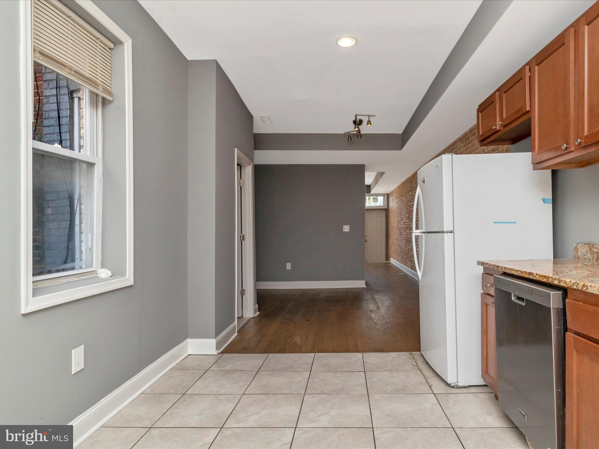 BROADWAY EAST - Residential