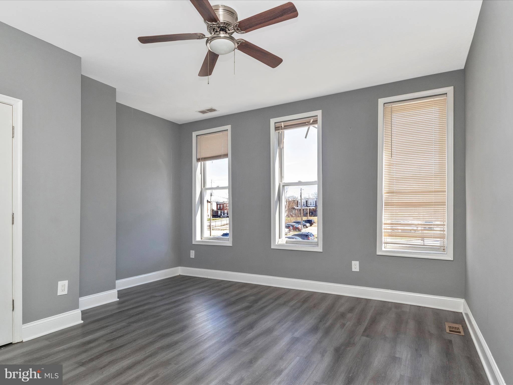 BROADWAY EAST - Residential