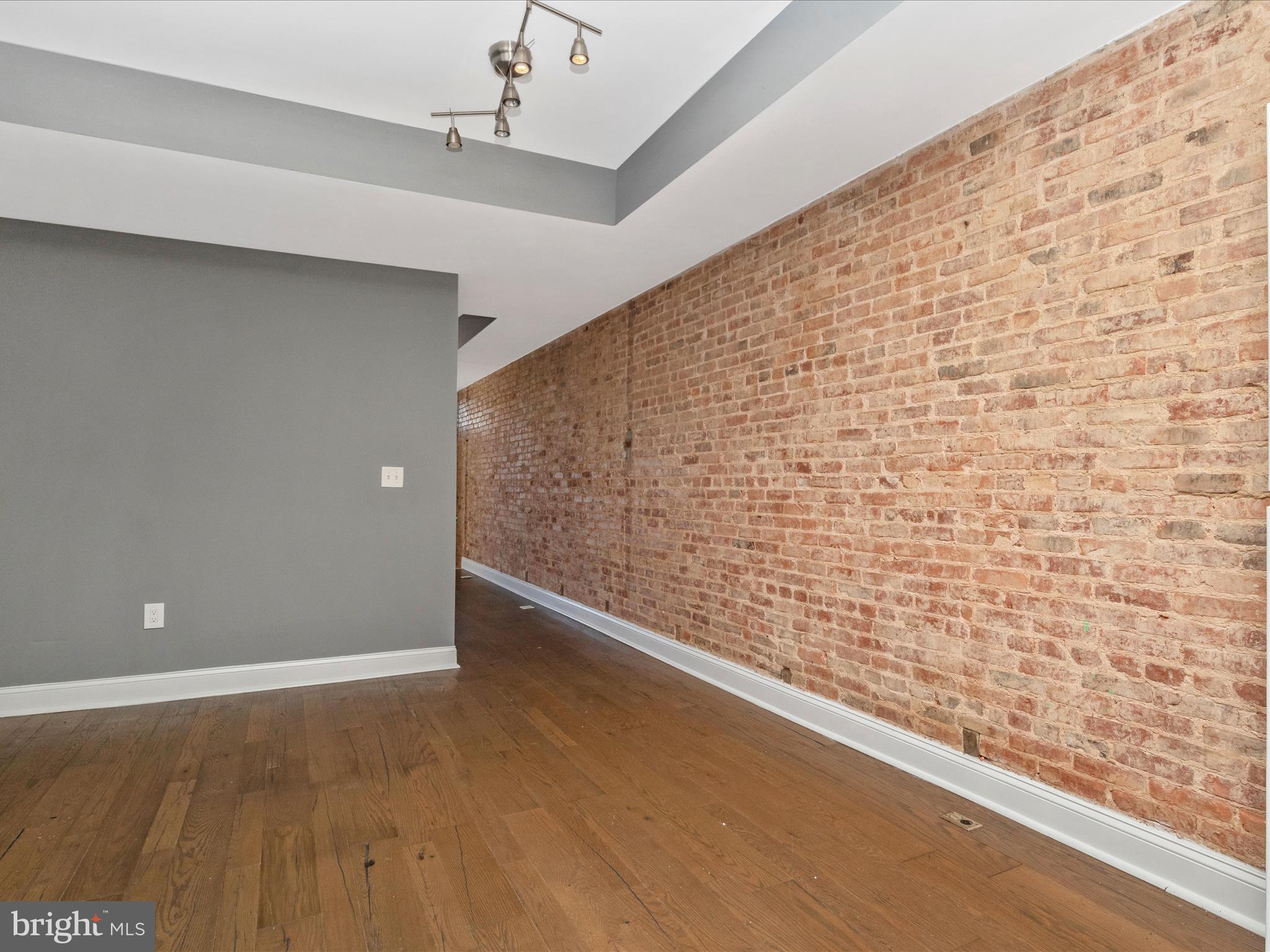 BROADWAY EAST - Residential