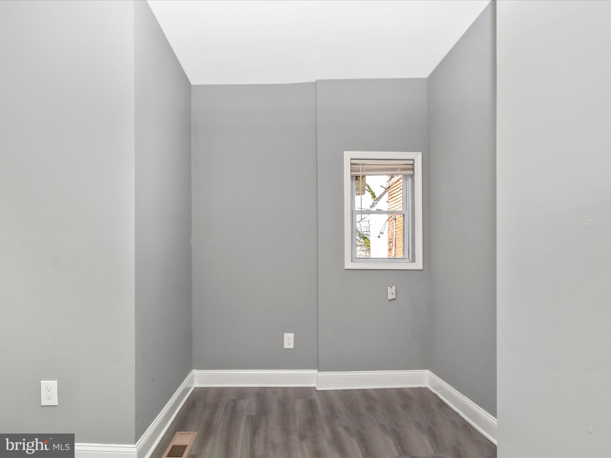 BROADWAY EAST - Residential