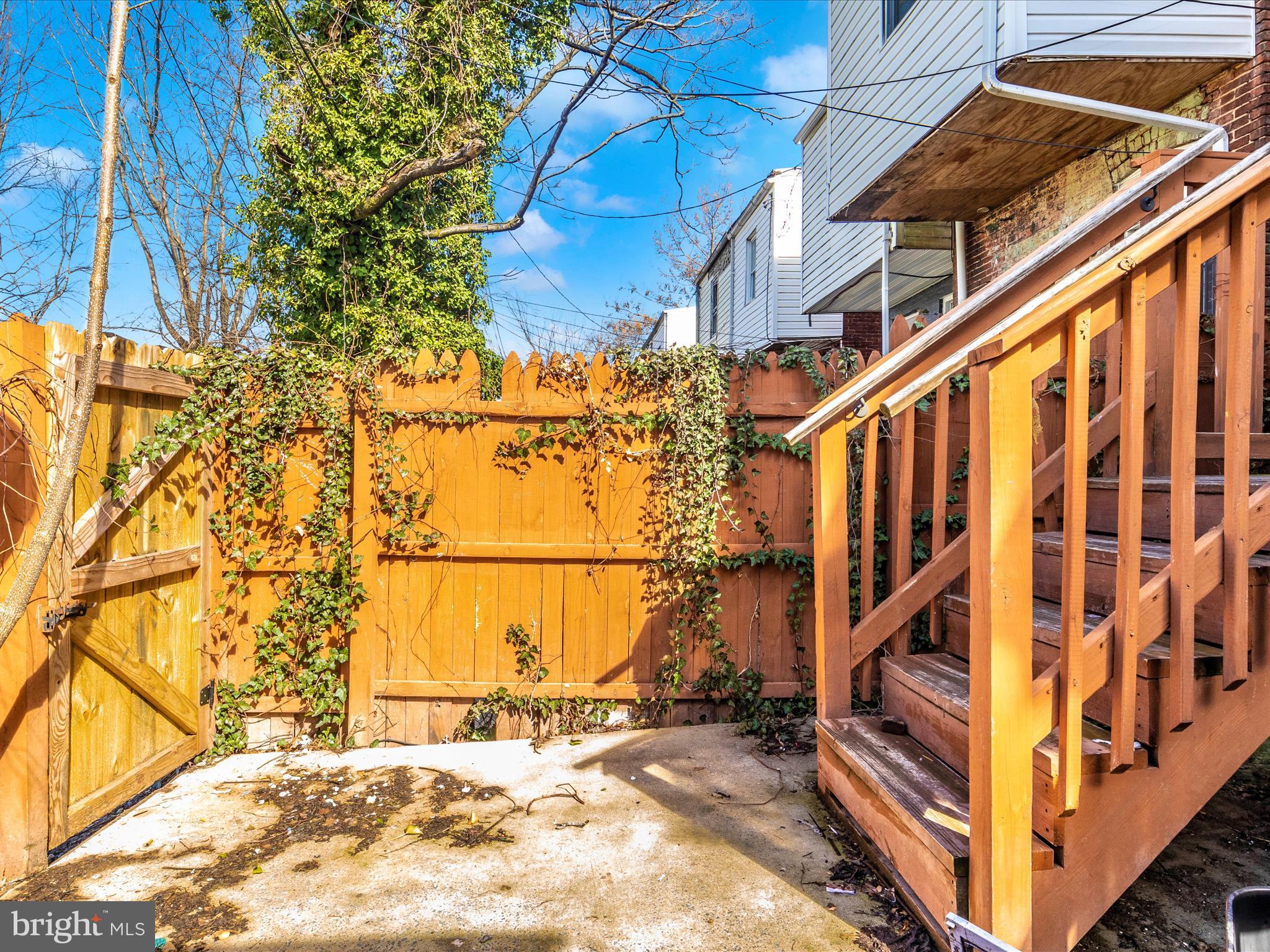 BROADWAY EAST - Residential