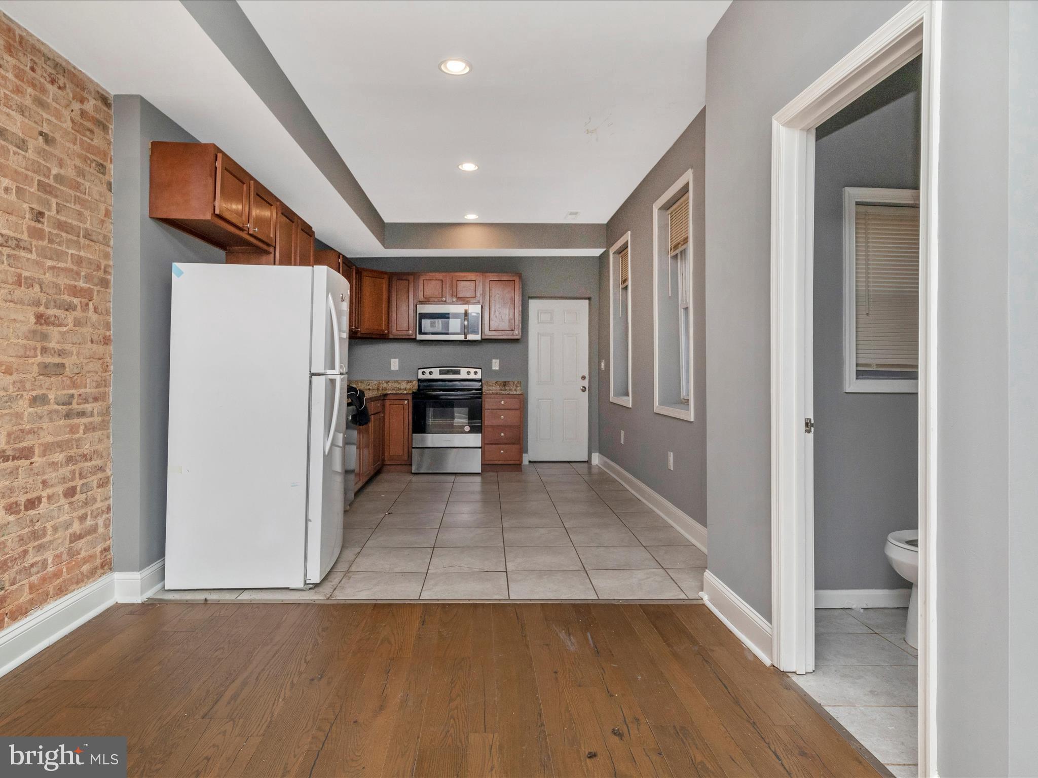 BROADWAY EAST - Residential