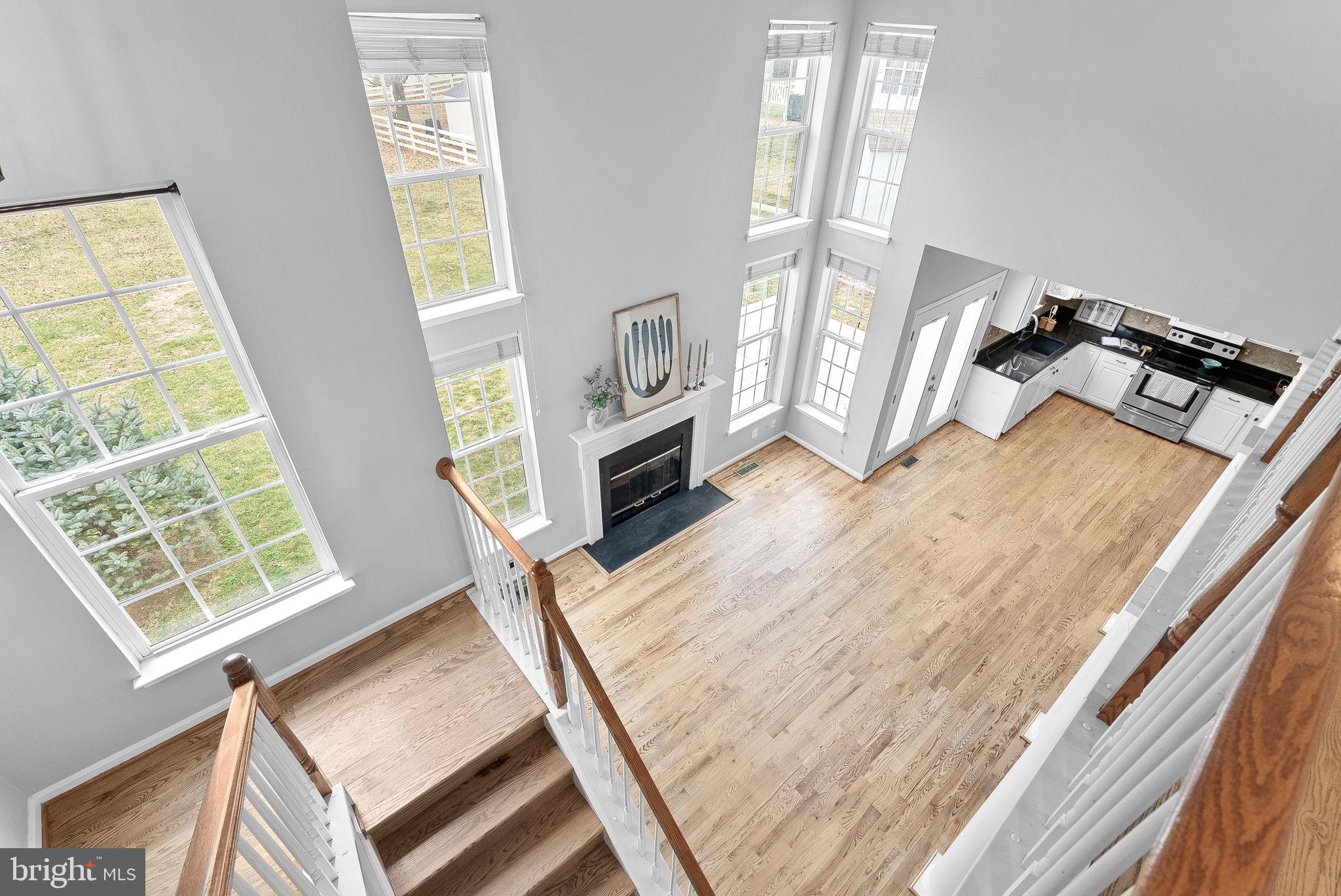 ROUND HILL - Residential