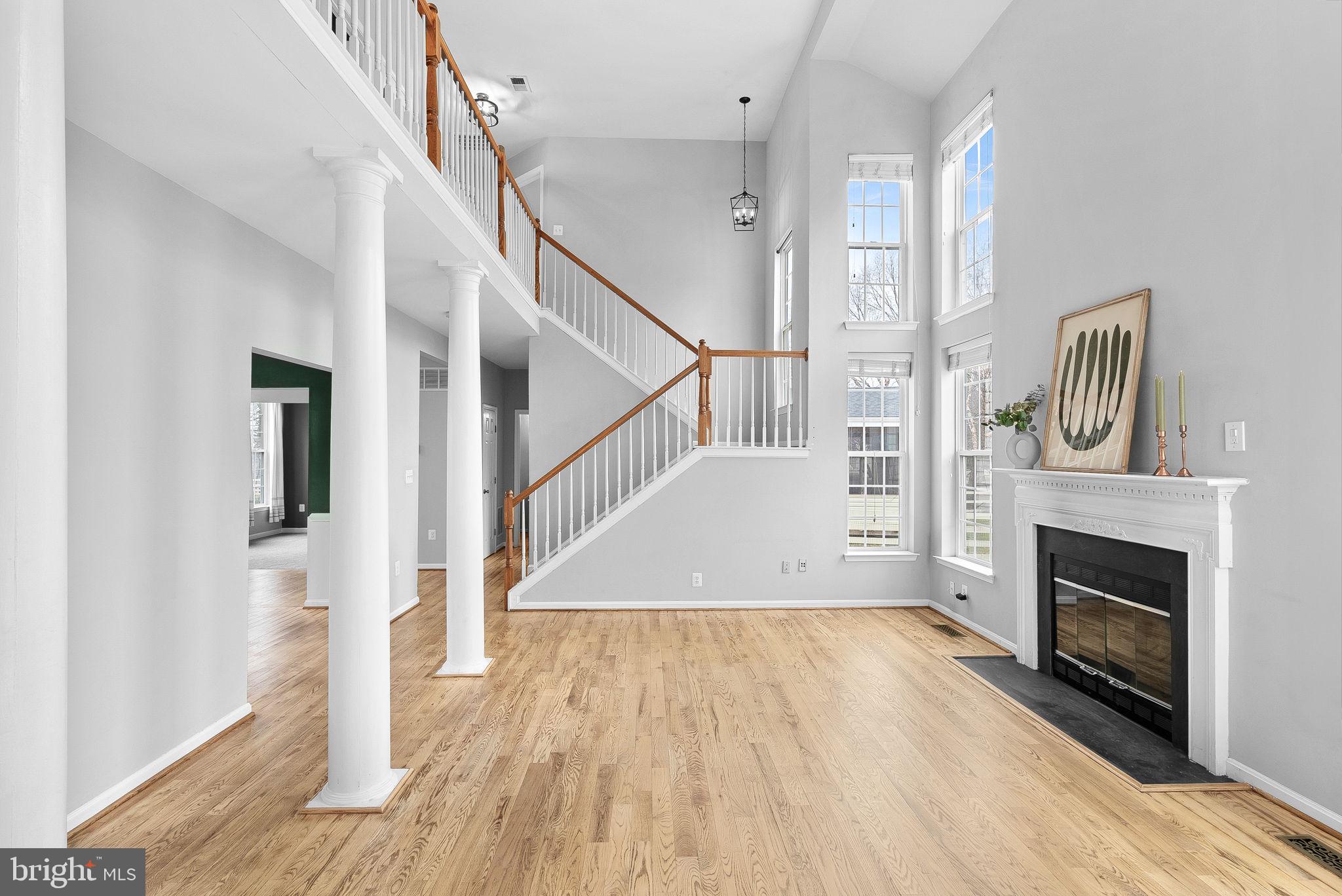 ROUND HILL - Residential