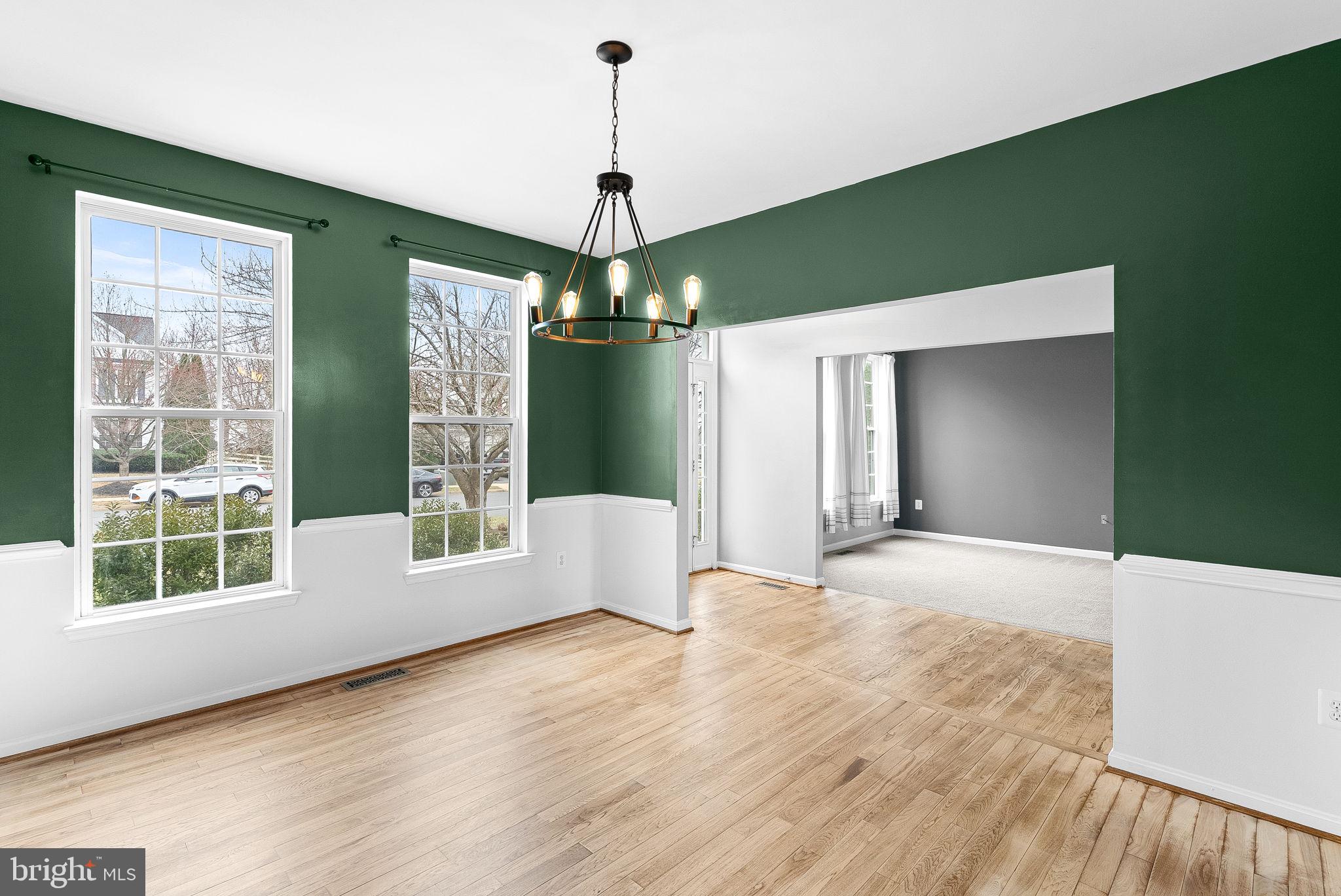 ROUND HILL - Residential