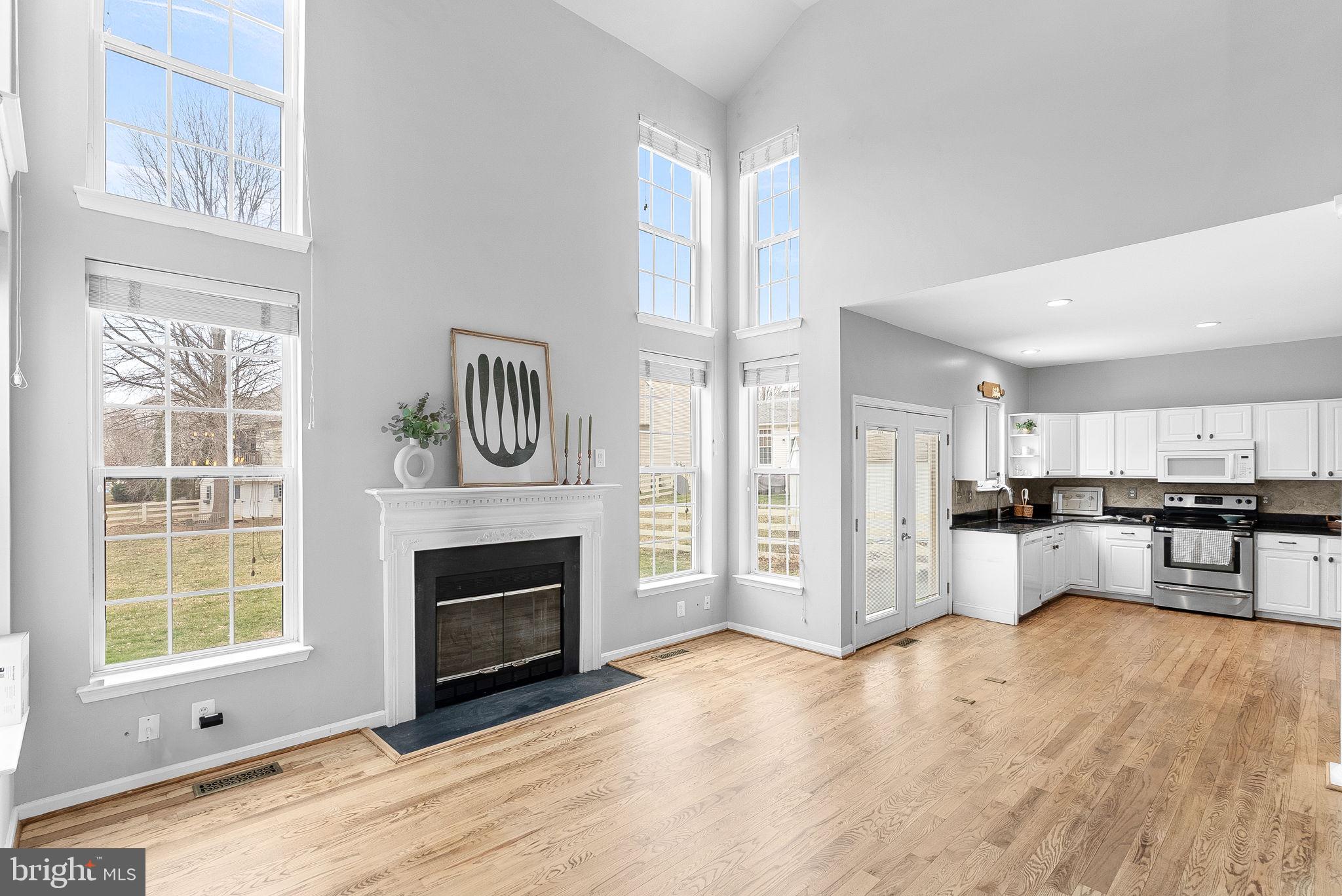 ROUND HILL - Residential