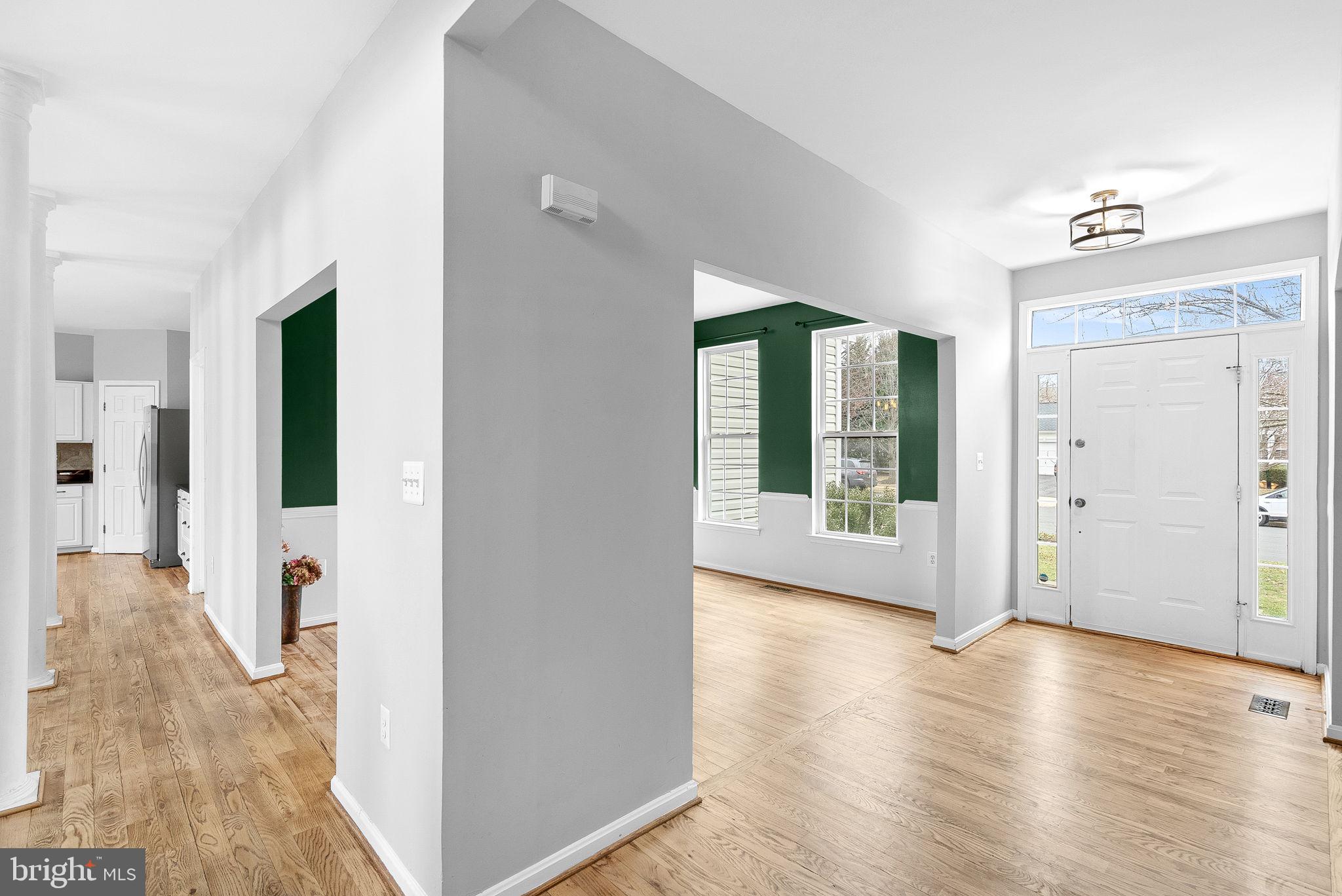 ROUND HILL - Residential