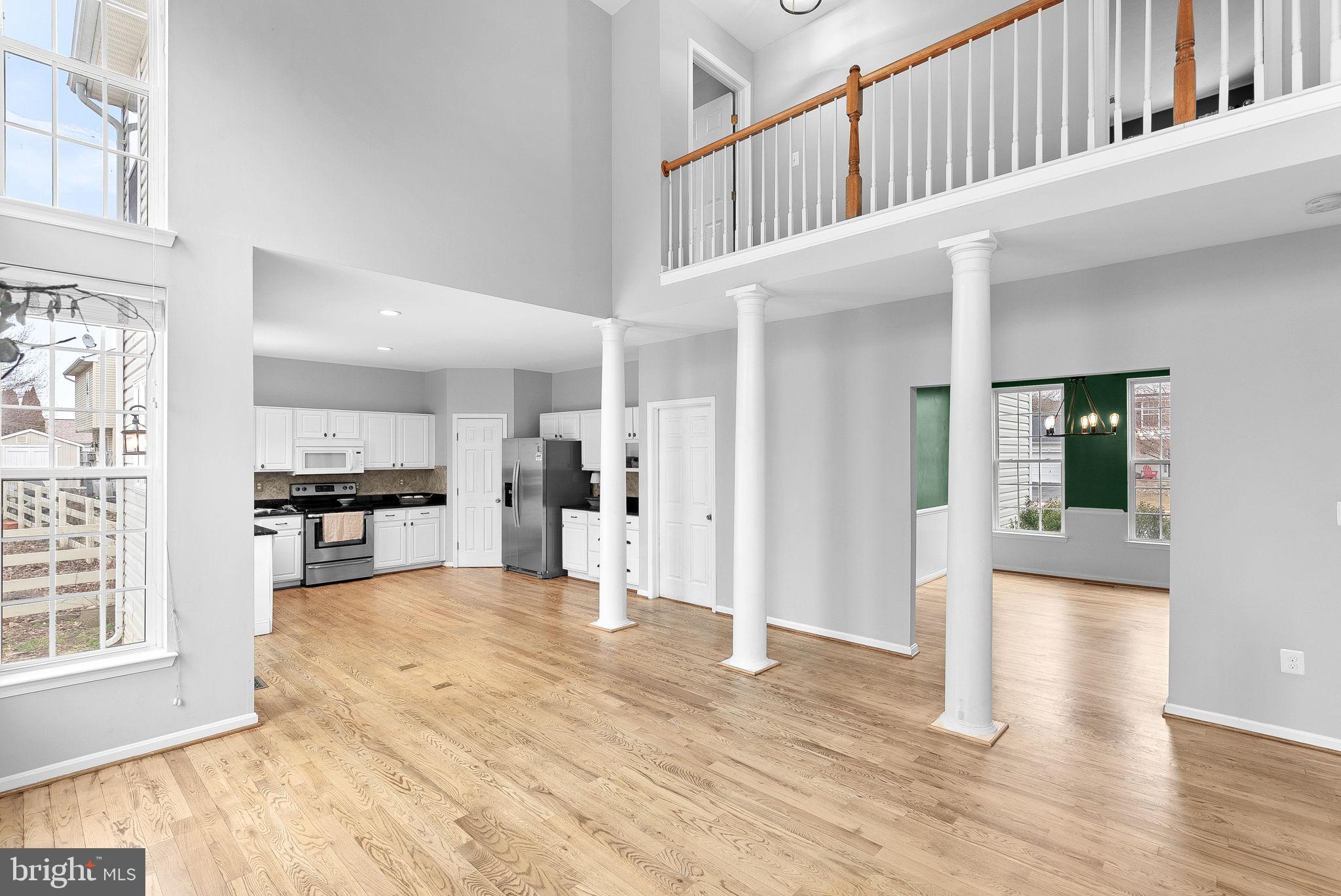 ROUND HILL - Residential