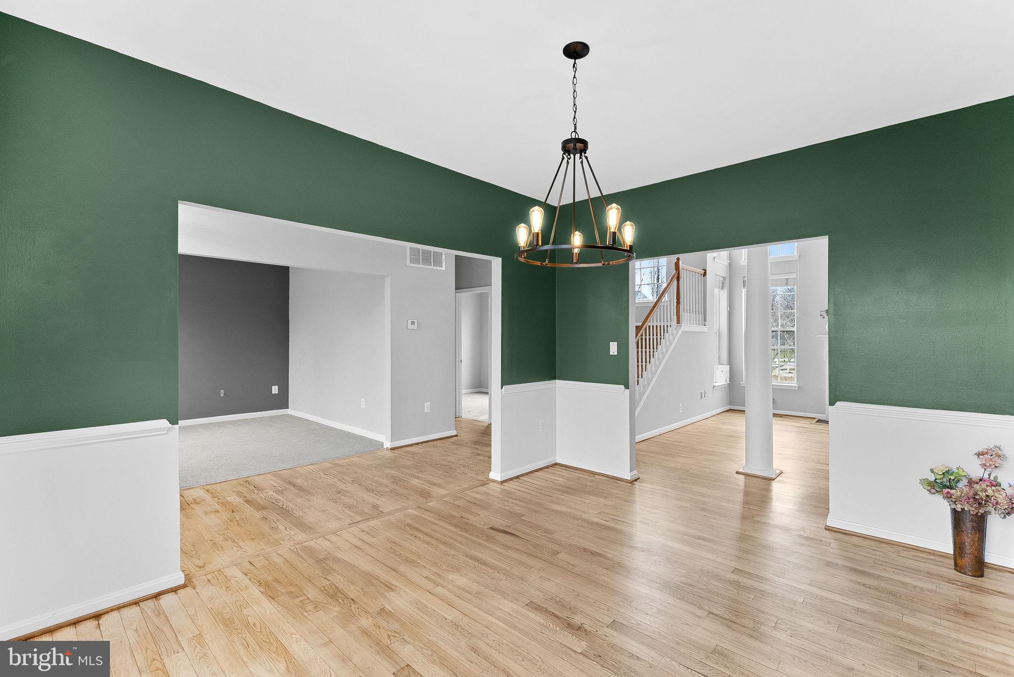 ROUND HILL - Residential