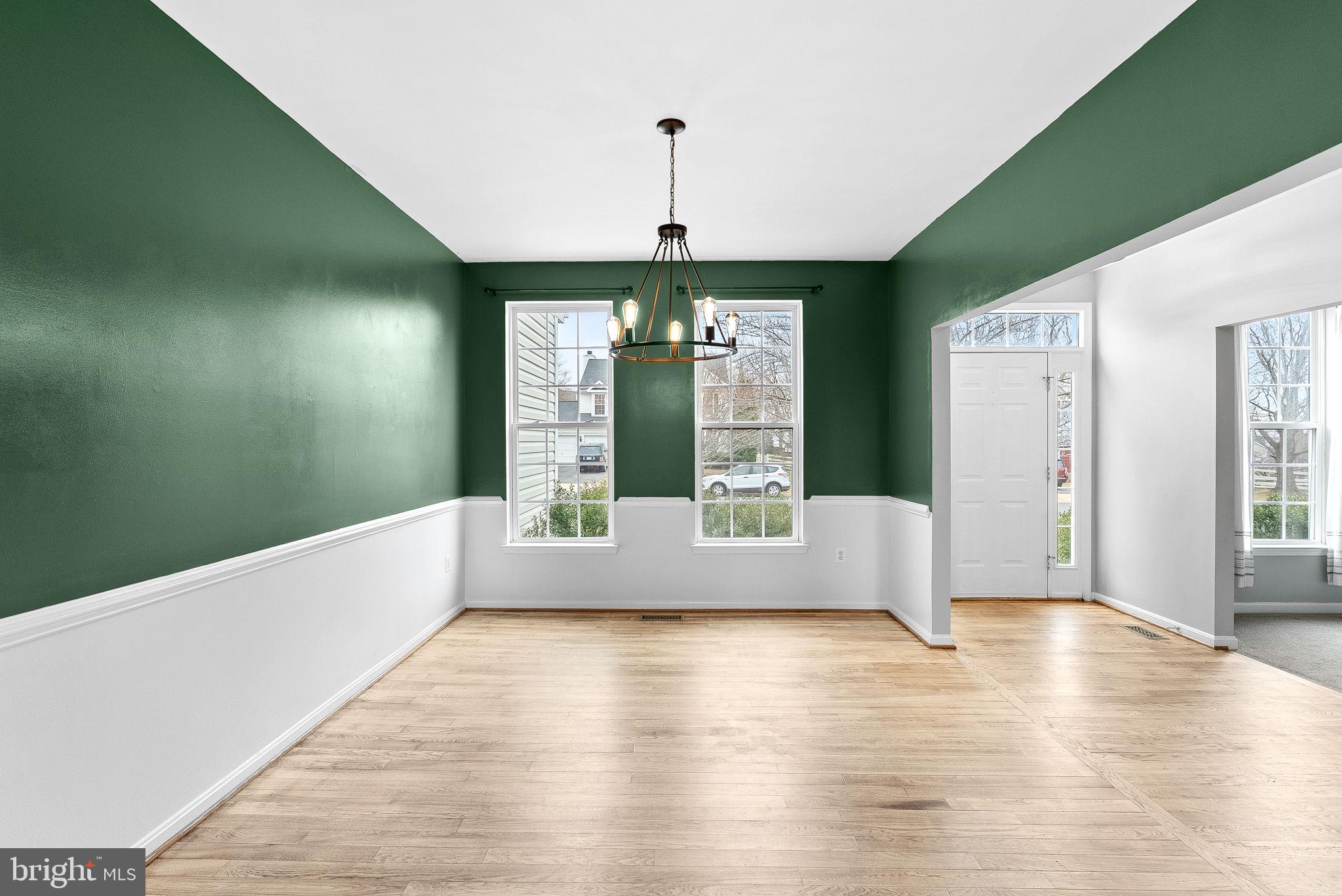 ROUND HILL - Residential