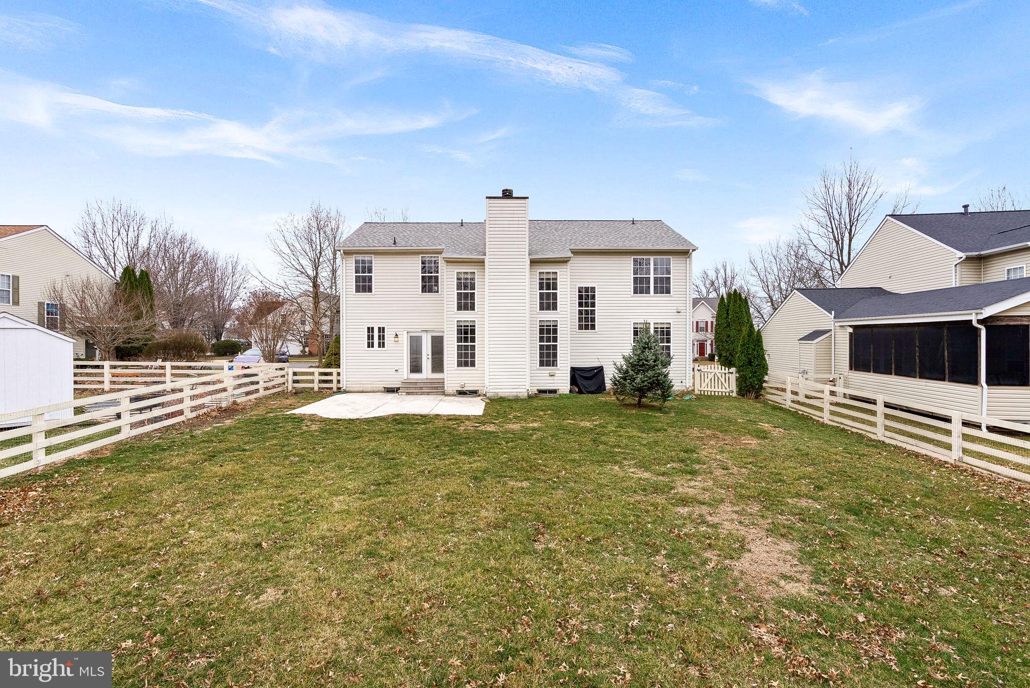 ROUND HILL - Residential