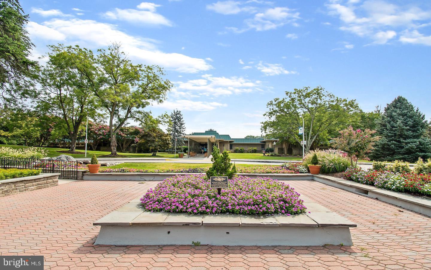 LEISURE WORLD - Residential