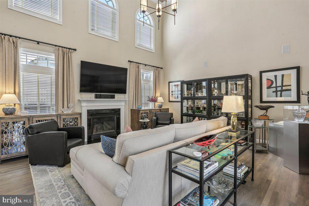 LEISURE WORLD - Residential