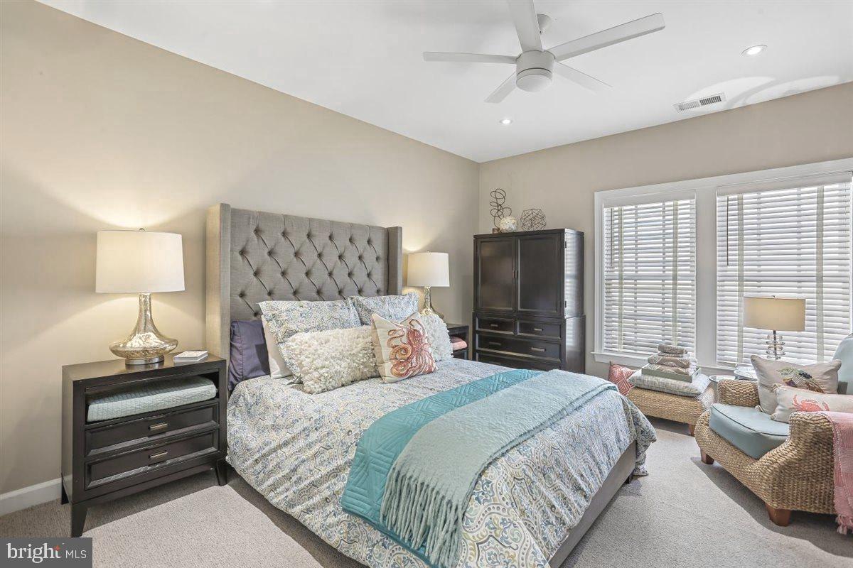 LEISURE WORLD - Residential