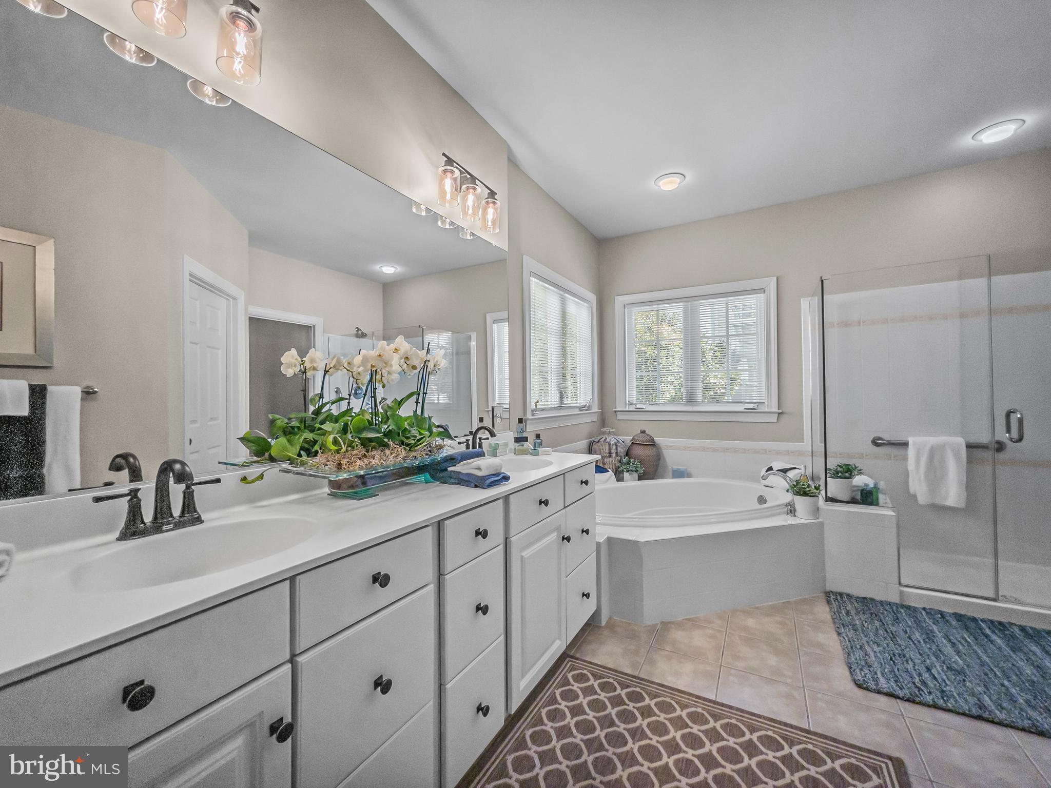 LEISURE WORLD - Residential