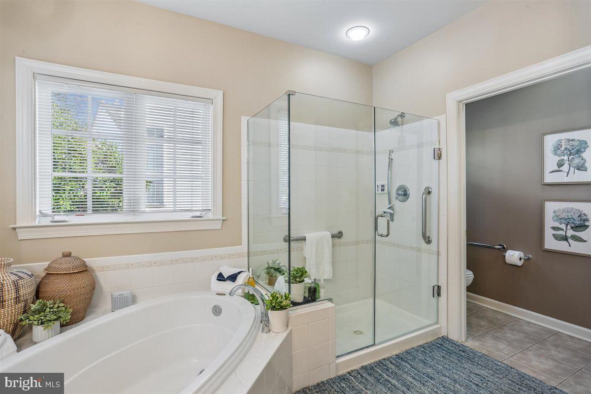 LEISURE WORLD - Residential